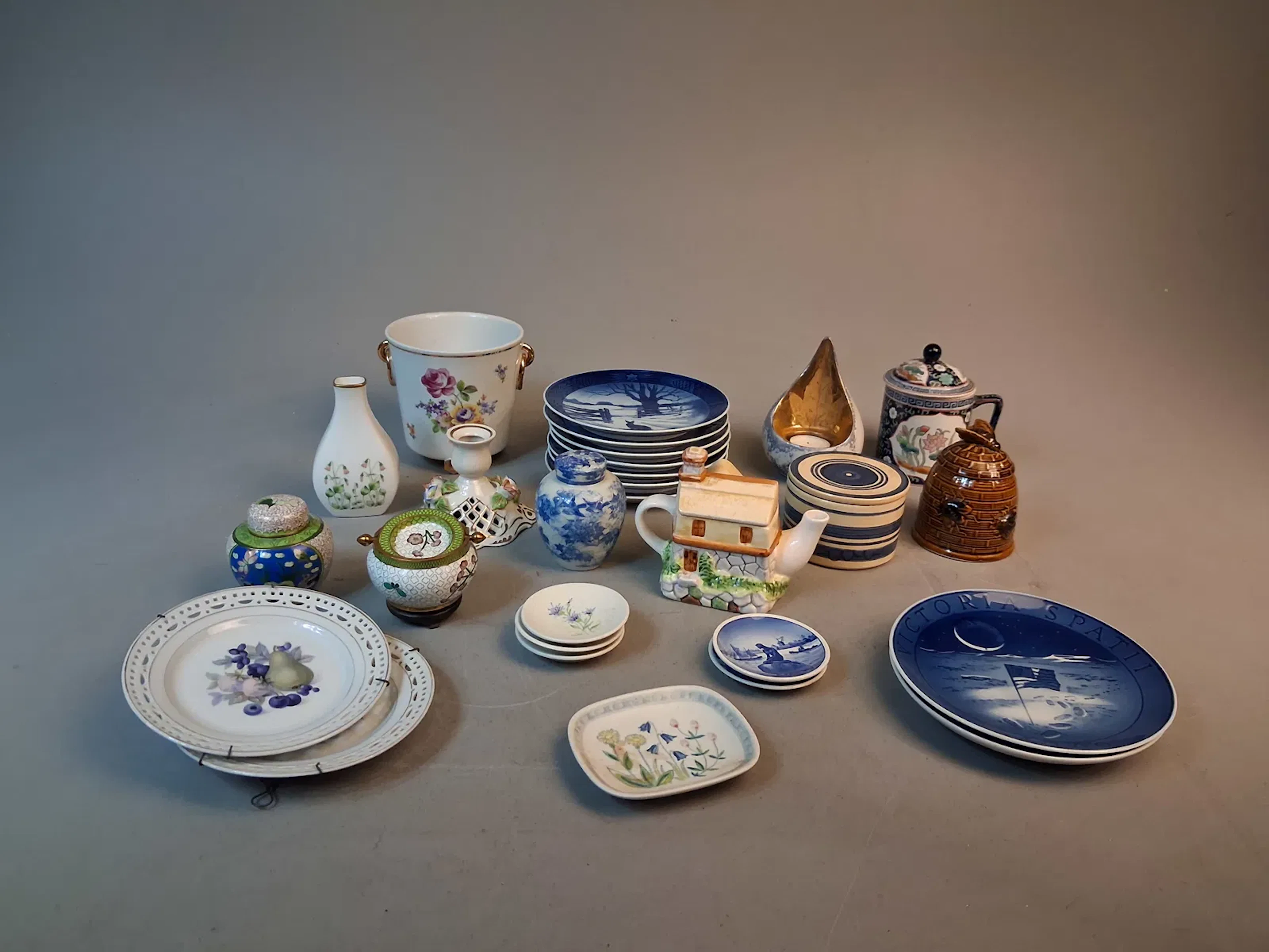 Diverse porslin & keramik.