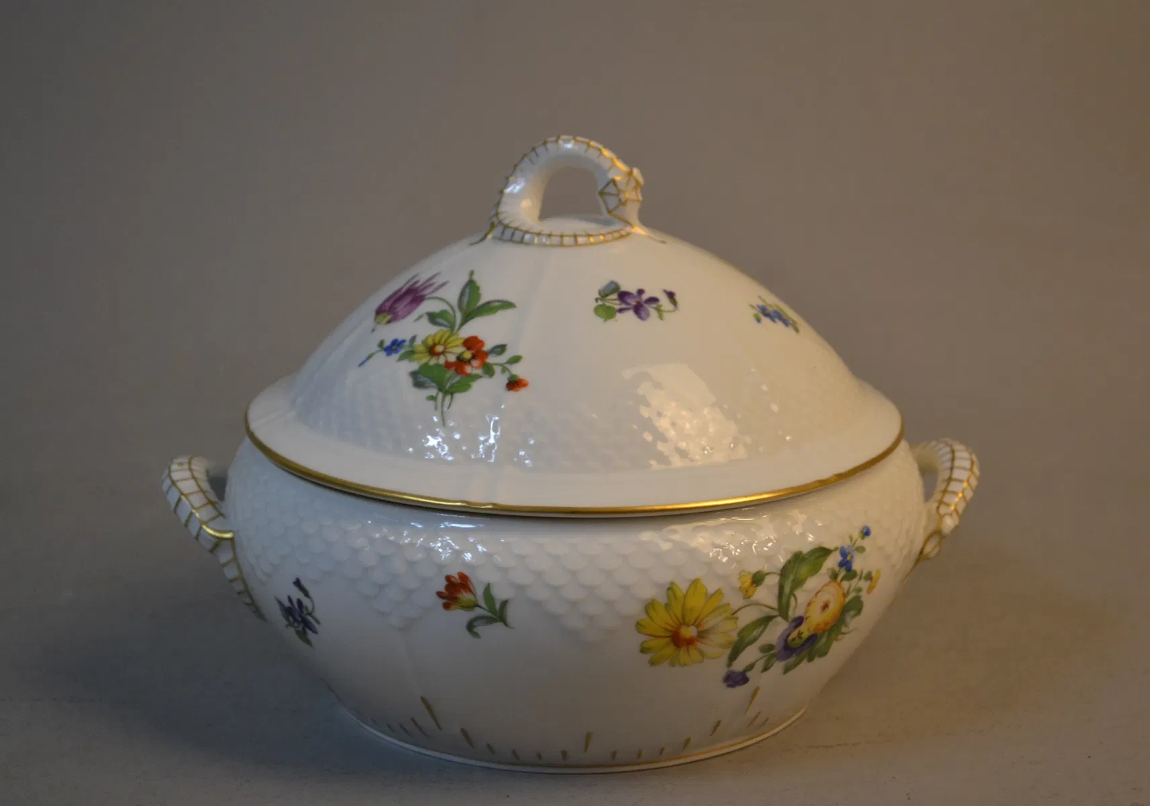 Terrin. "Sachsisk blomster", Bing & Gröndahl.