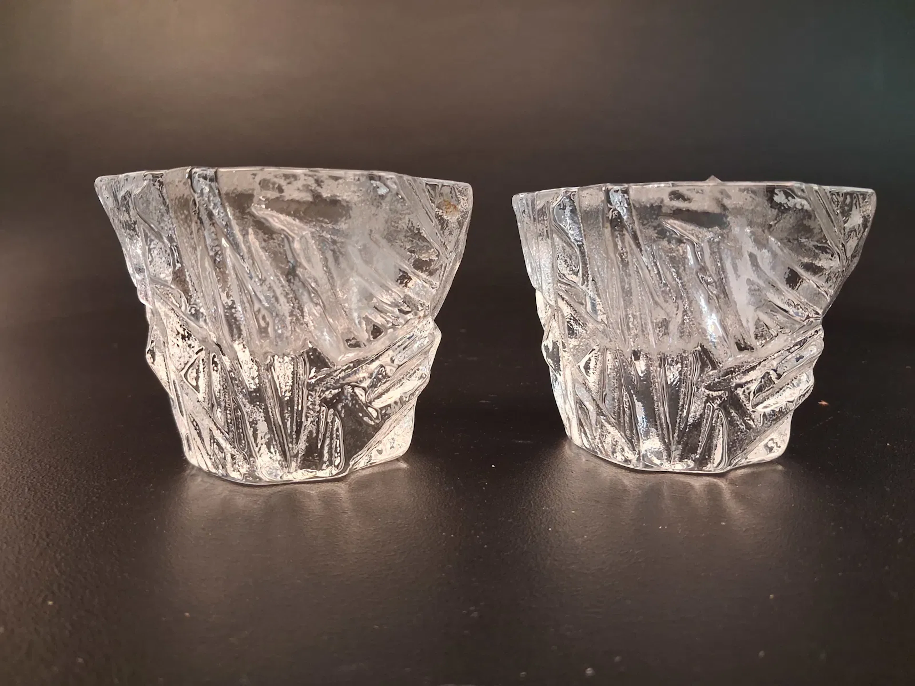 MARTTI RYTKÖNEN. 2 Ljuslyktor, "Icy", Orrefors.