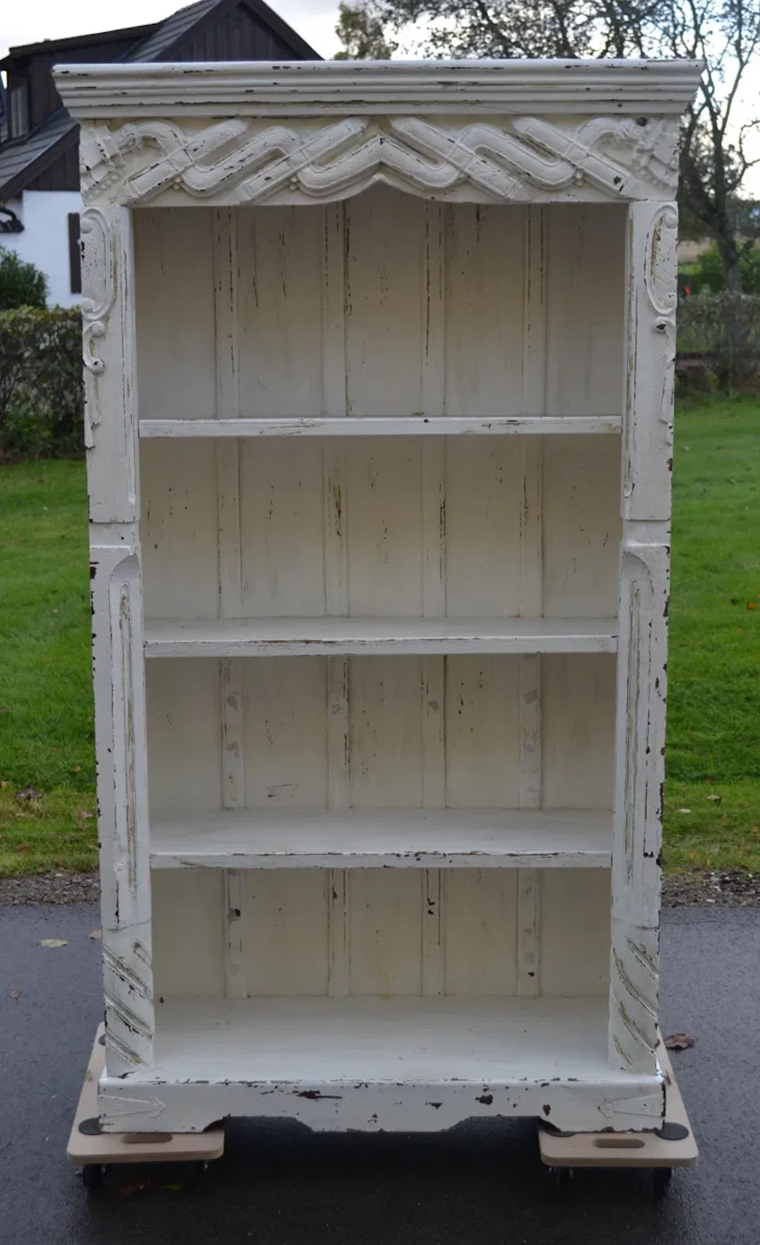 Hylla. Shabby Chic-stil, 1900-talets sista del.