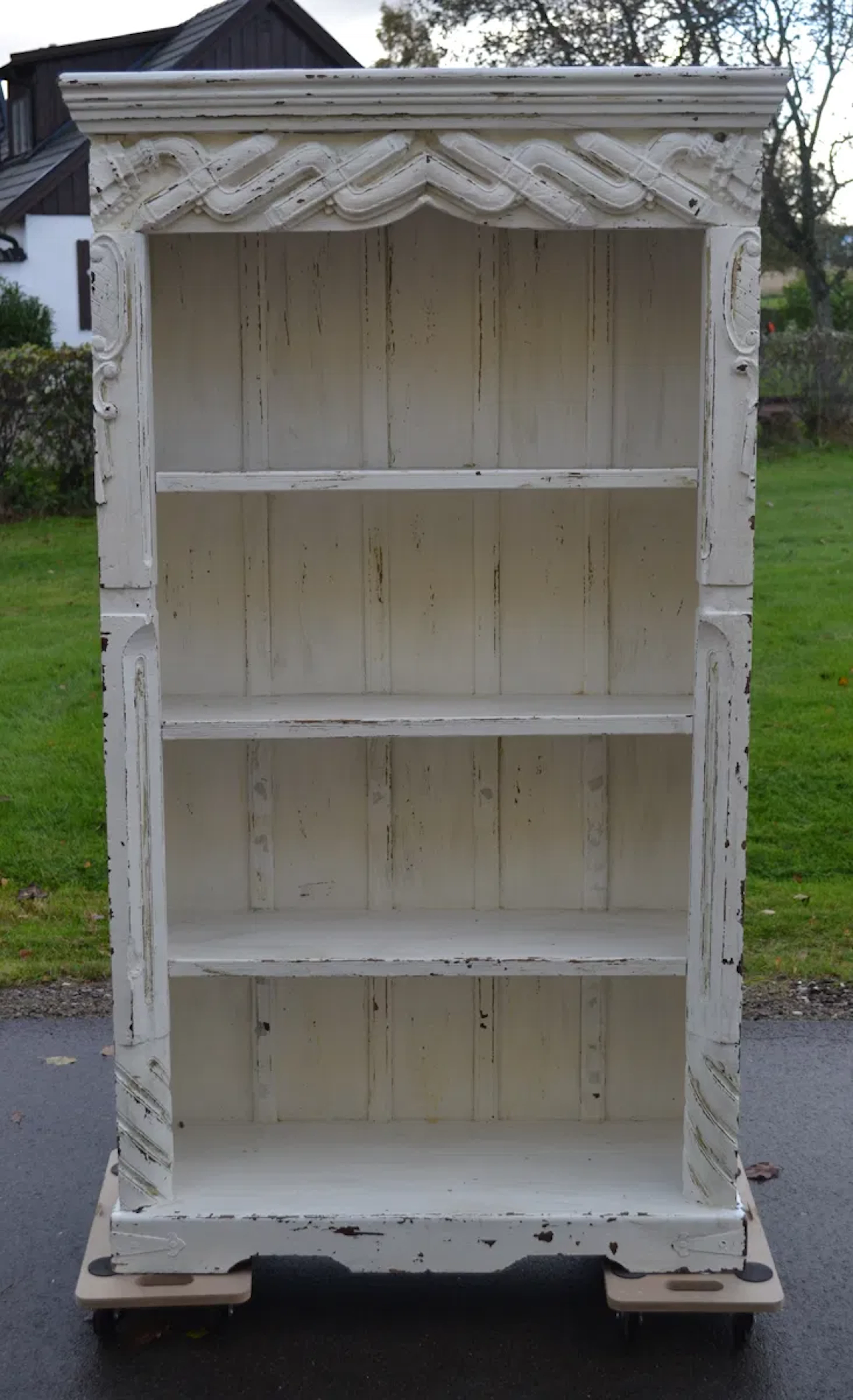 Hylla. Shabby Chic-stil, 1900-talets sista del.