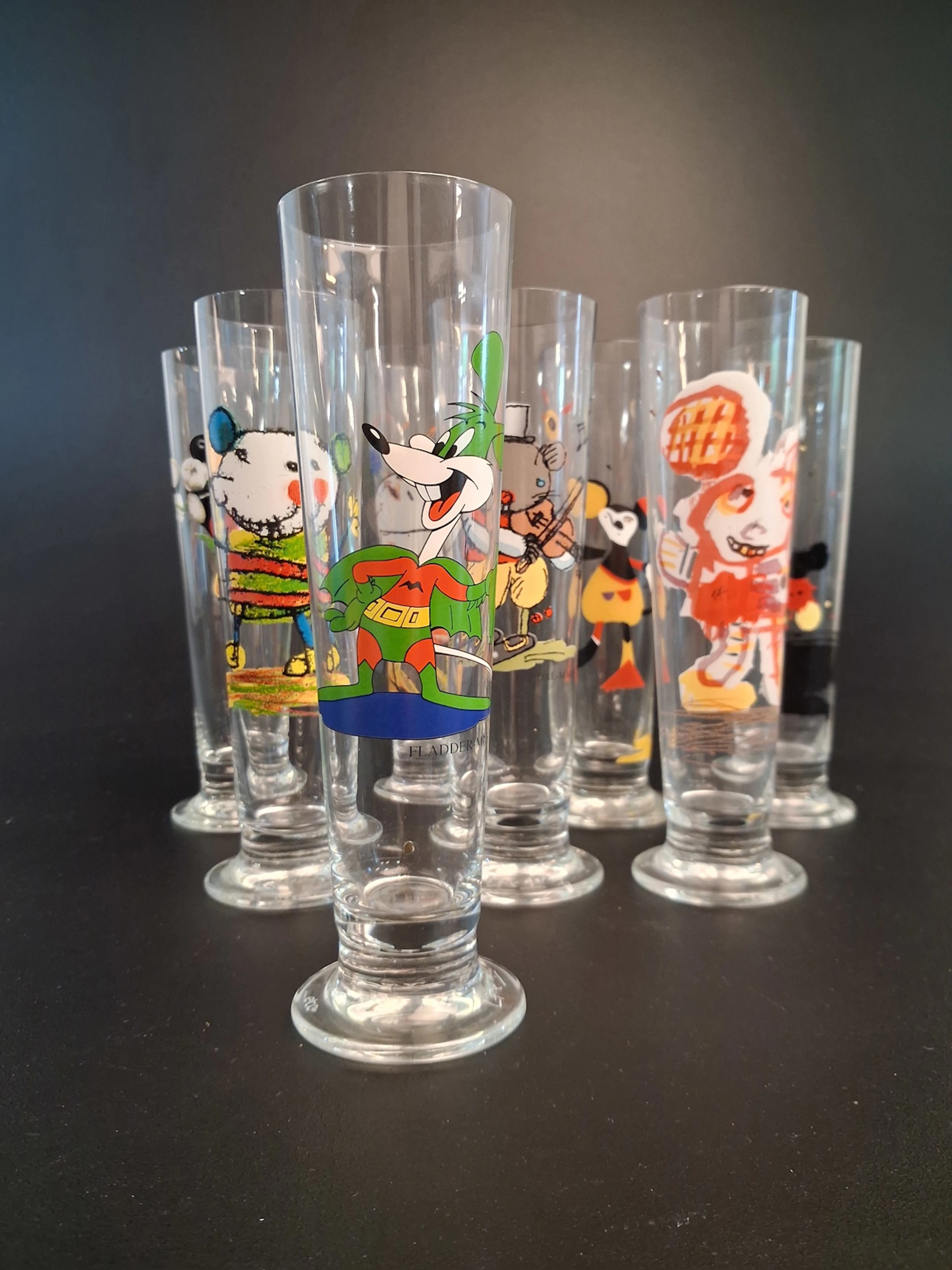 LASSE ÅBERG. 8 Ölglas.