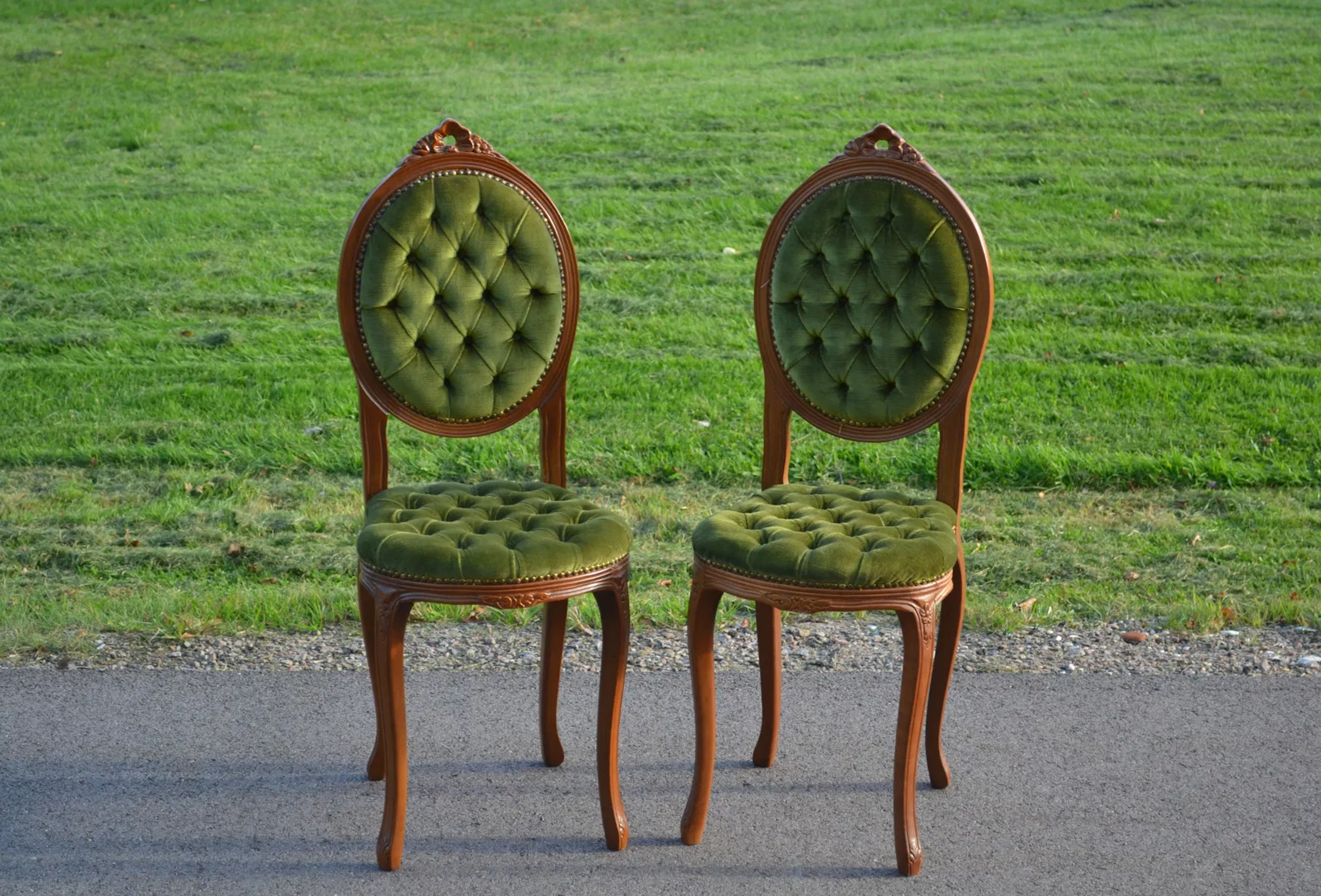 2 Stolar. Rokokostil, 1900-talet.