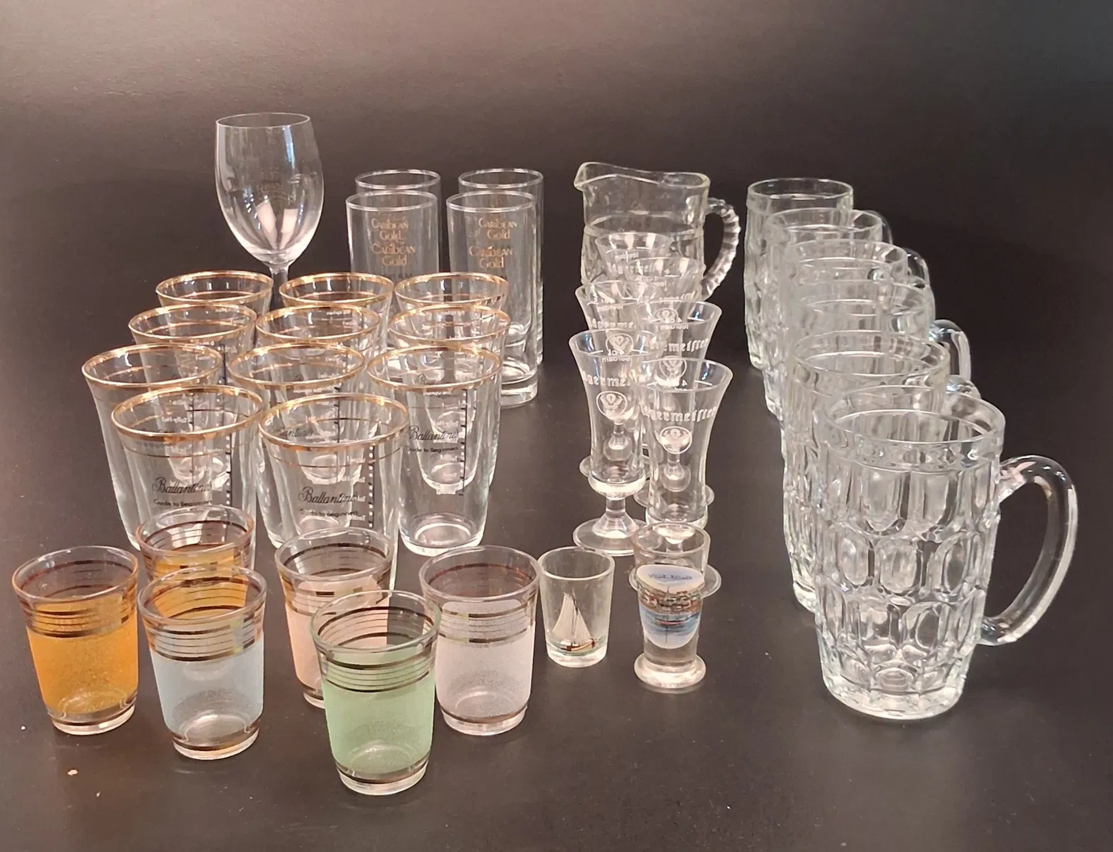 Diverse spritglas.
