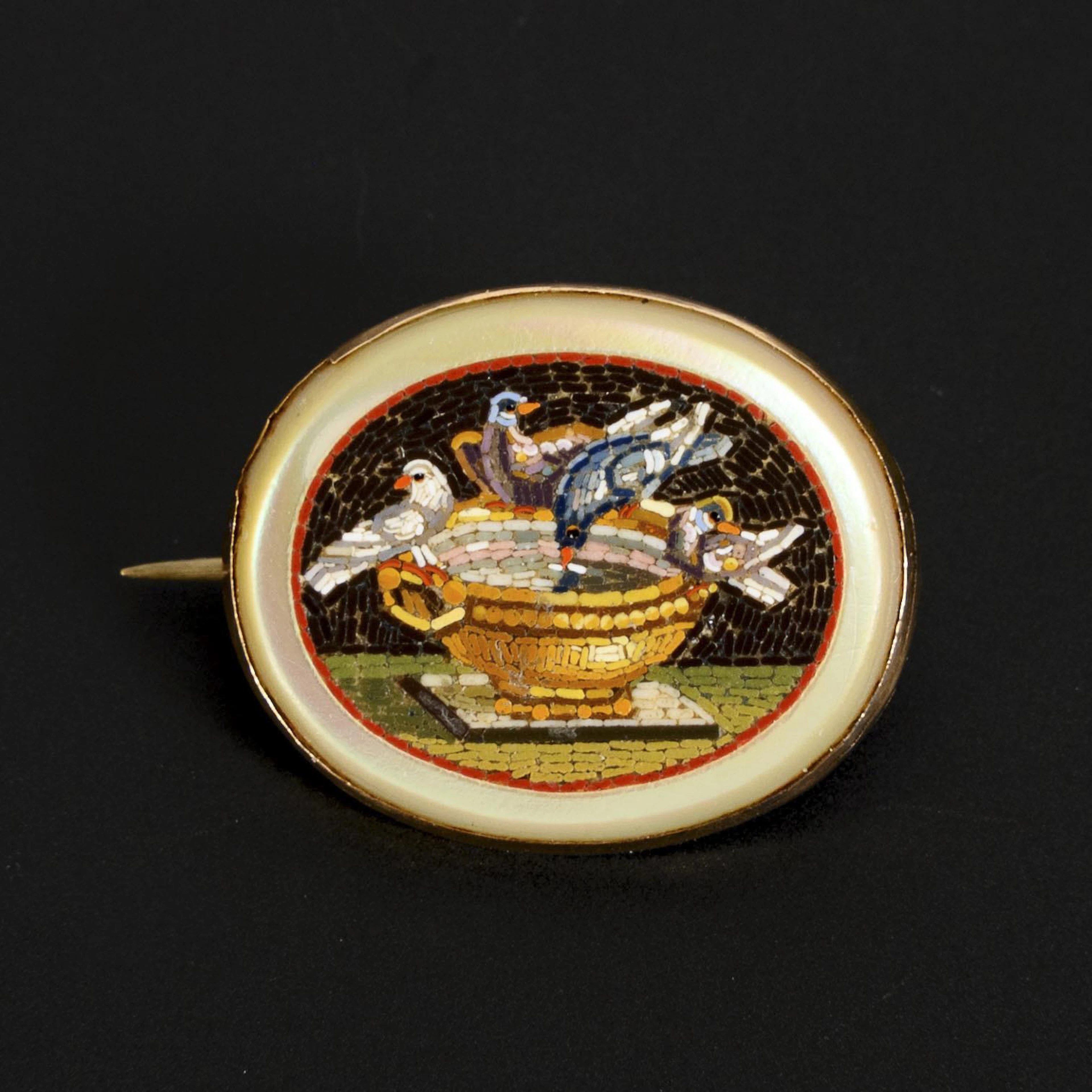 Small micromosaic brooch with the doves of Pliny.
