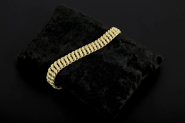 Double-link chain bracelet.