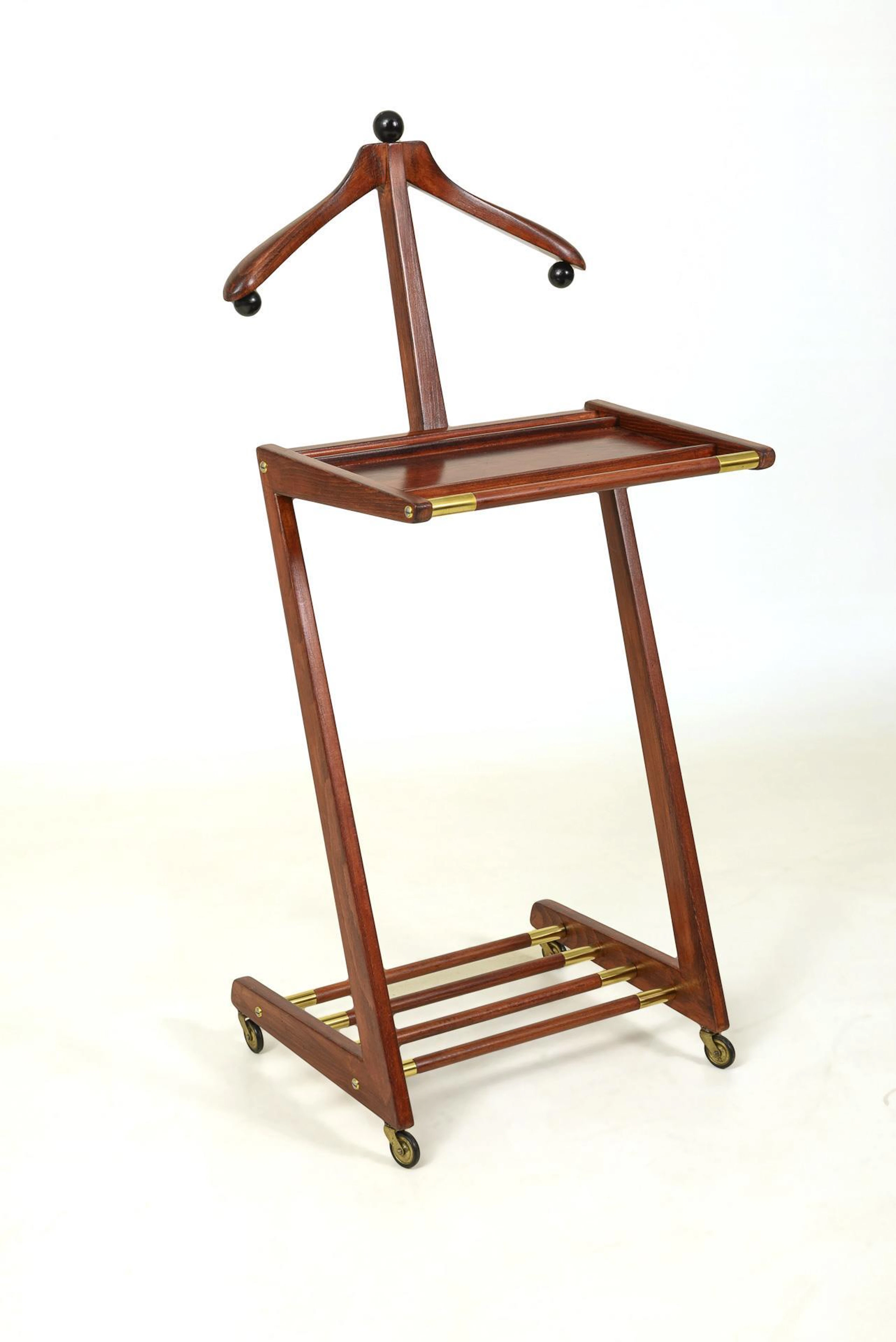 Dress stand, so-called "Silent servant".