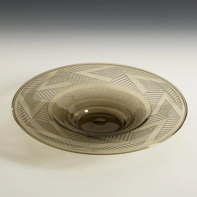 Large Art Deco Bowl. Verrerie d'Art Metz.