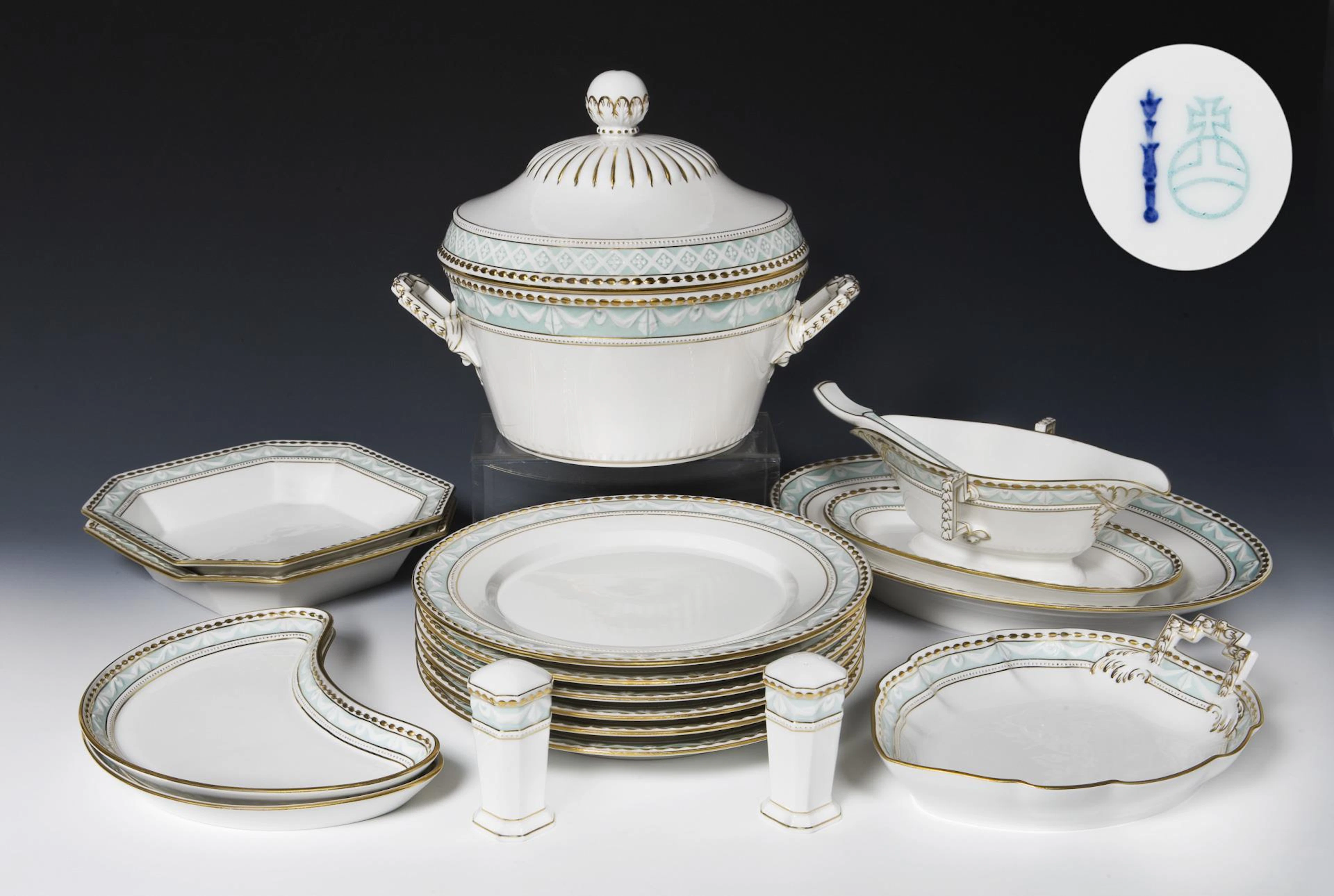 17-piece dinner service. KPM Berlin.