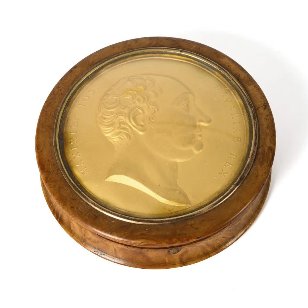 Round snuffbox with a portrait of Maximilian I Joseph.