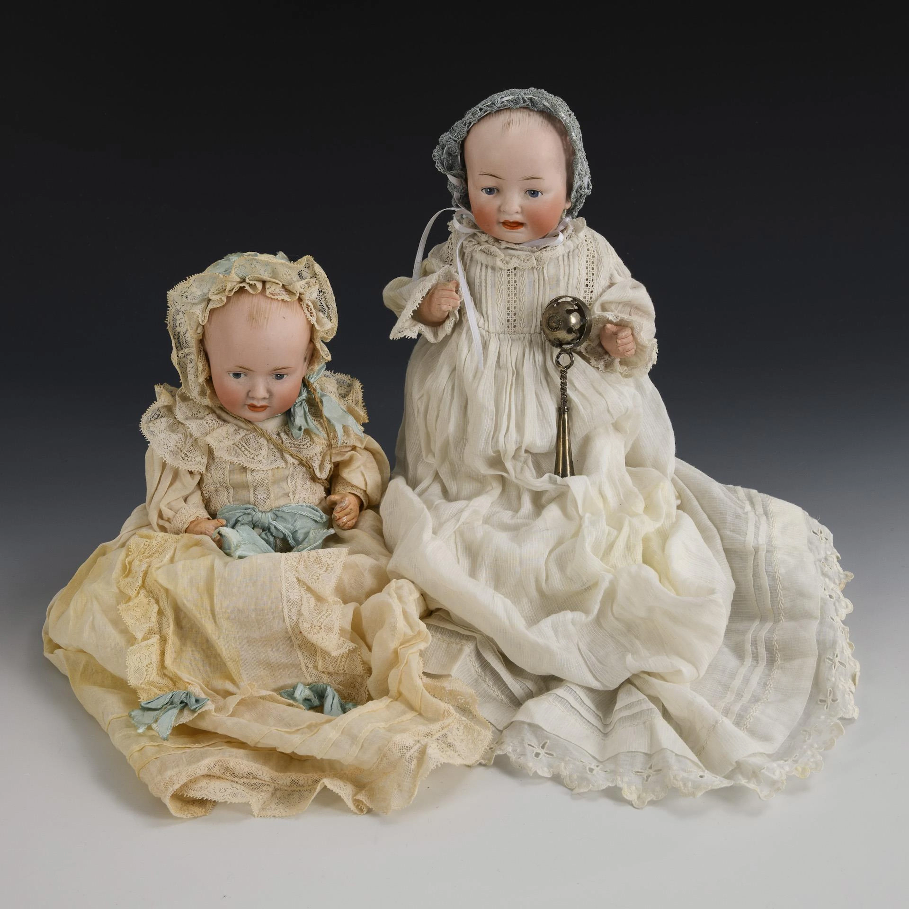 2 small expressive full-headed babies. Hertel, Schwab & Co.