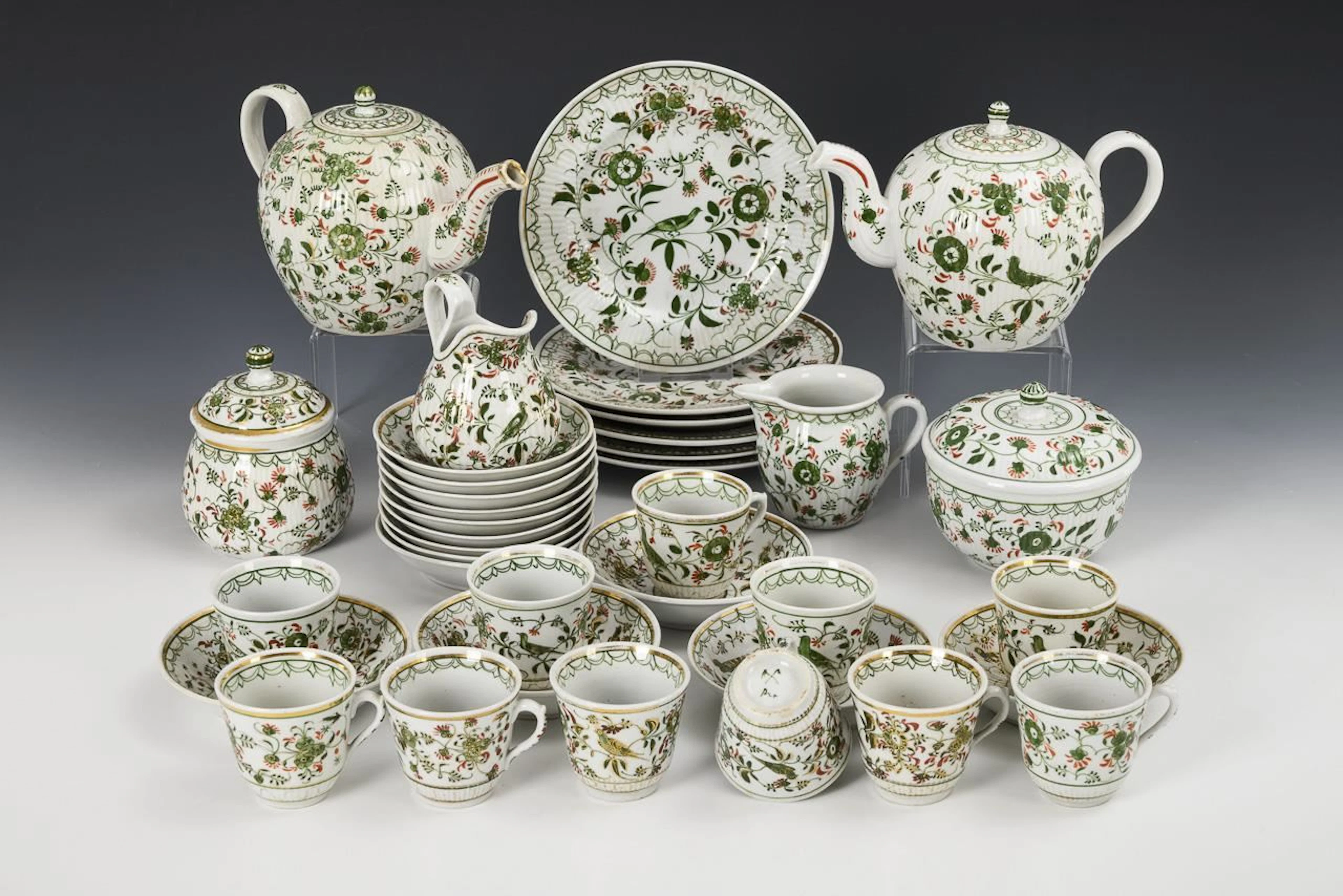 Bird-Patterned Tea Set. Rauenstein.