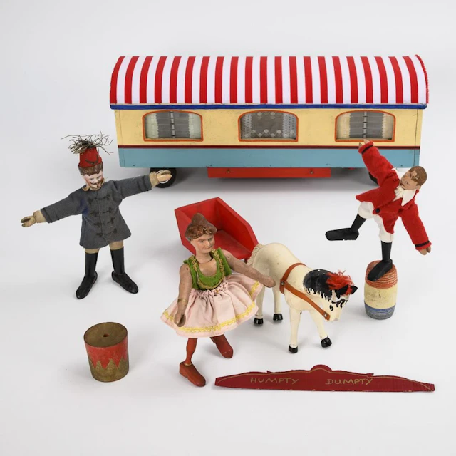Humpty Dumpty Circus Collection. Albert Schoenhut.