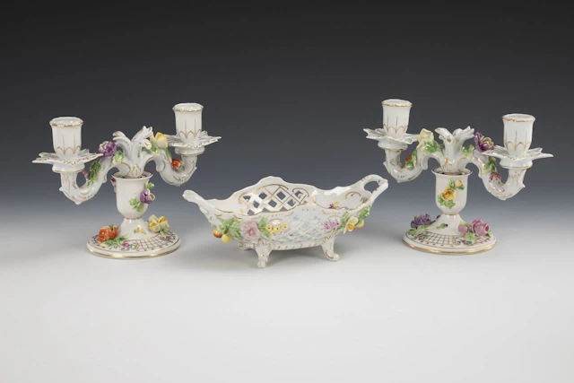 2 candlesticks and 1 bowl. Potschappel.