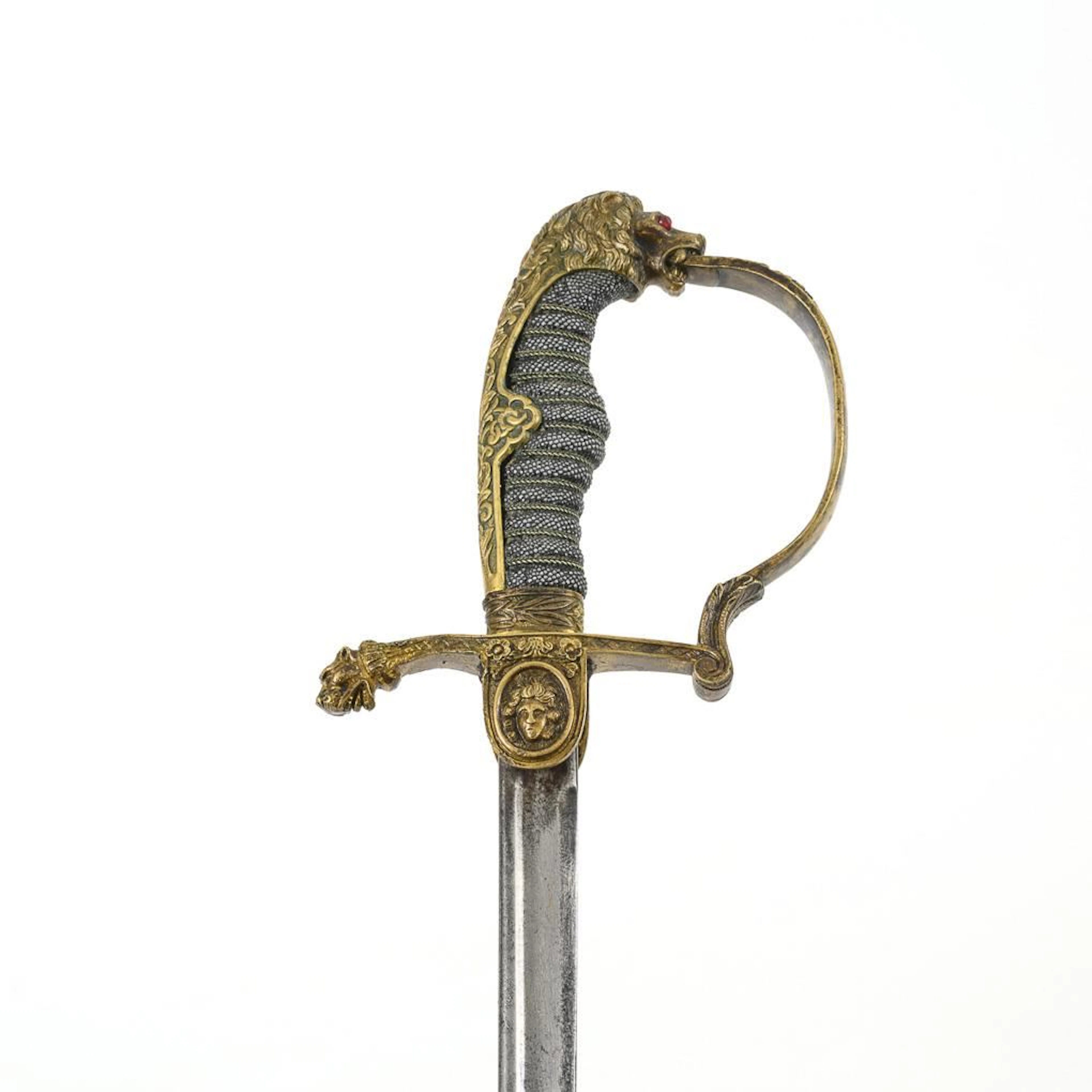 Lightweight lion's-head saber with a guard.