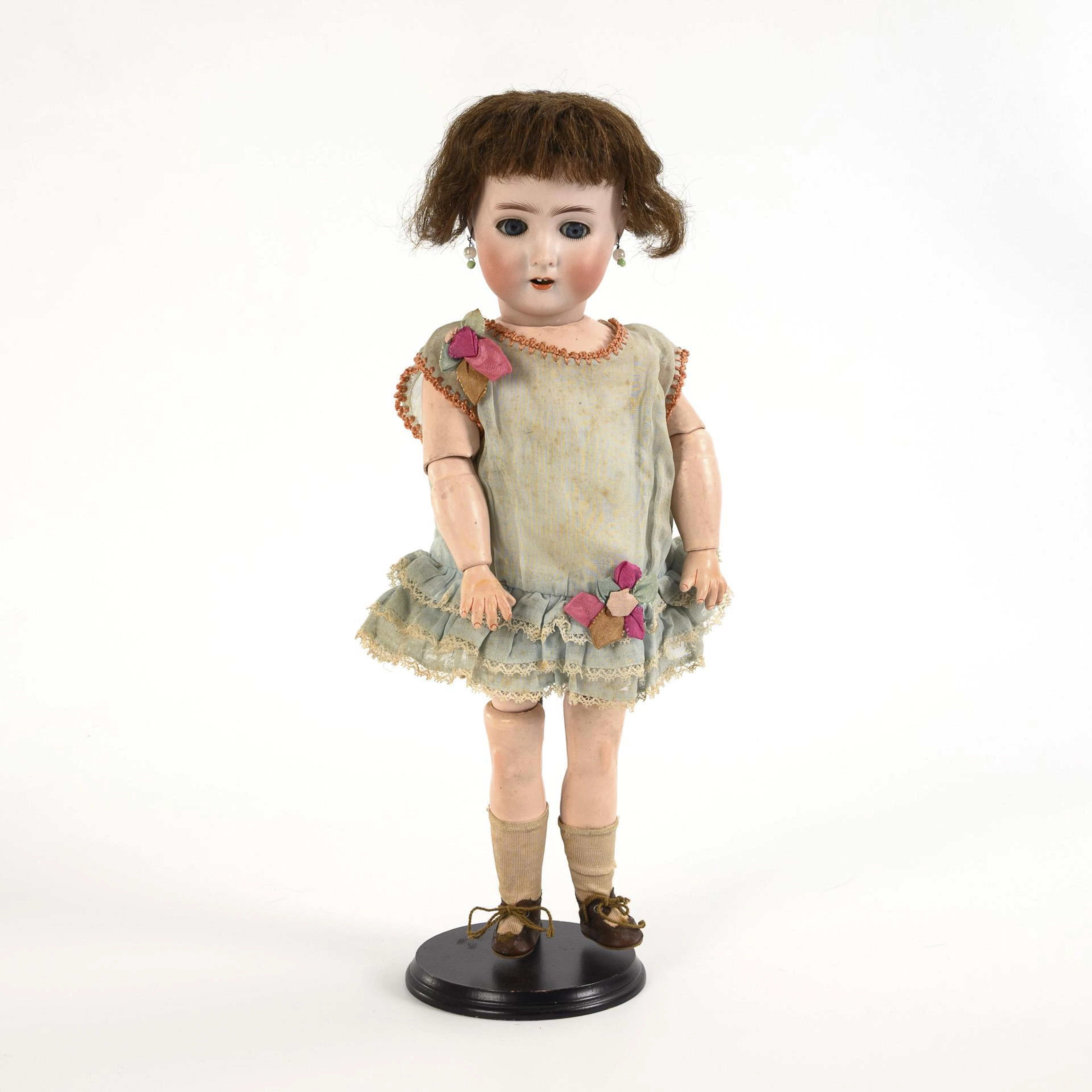 "Flapper Doll" with original dress. Alt, Beck & Gottschalck.