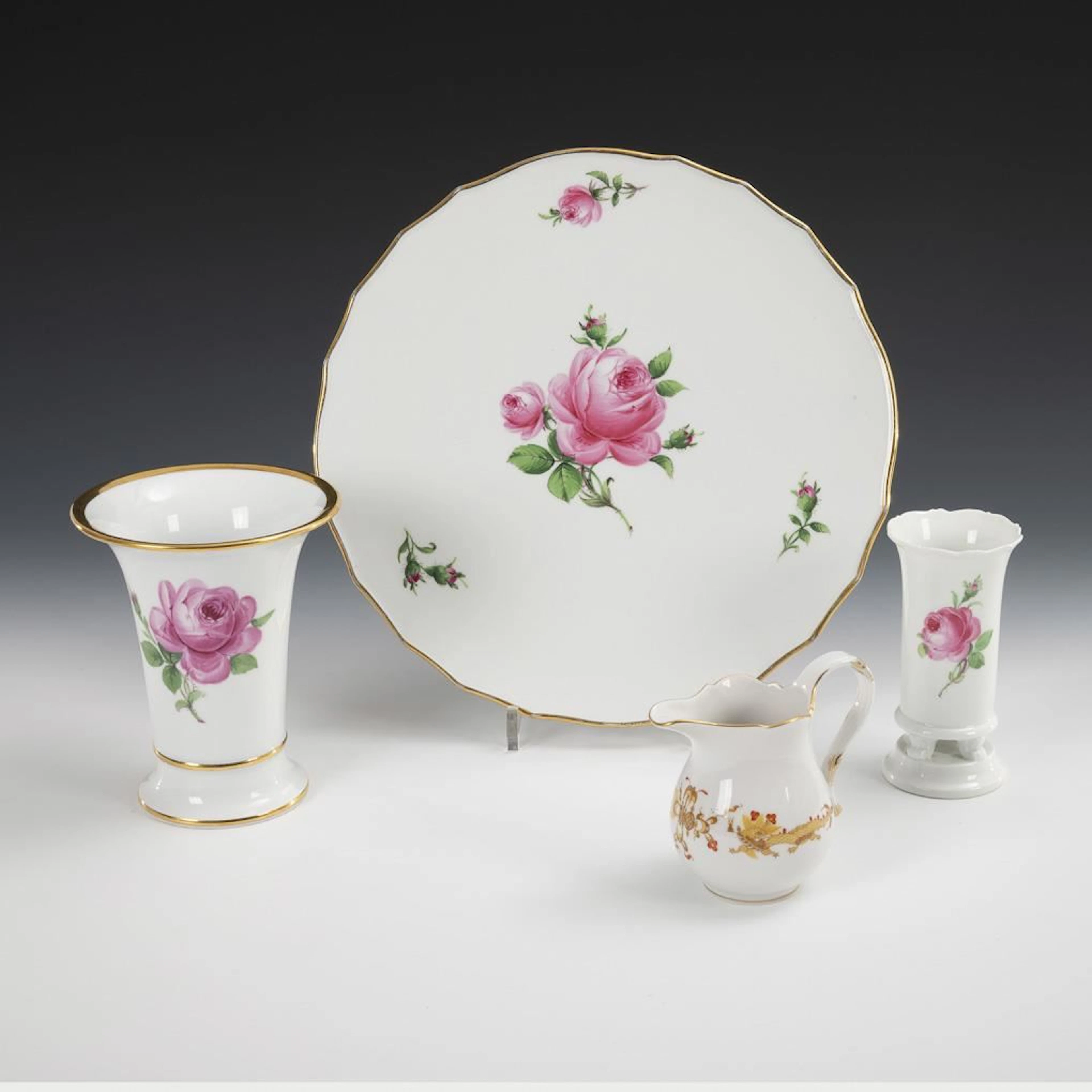 Cake plate, 2 vases, and 1 milk jug. Meissen.