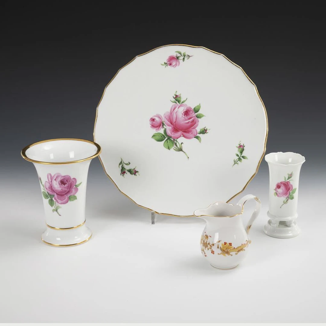 Cake plate, 2 vases, and 1 milk jug. Meissen.