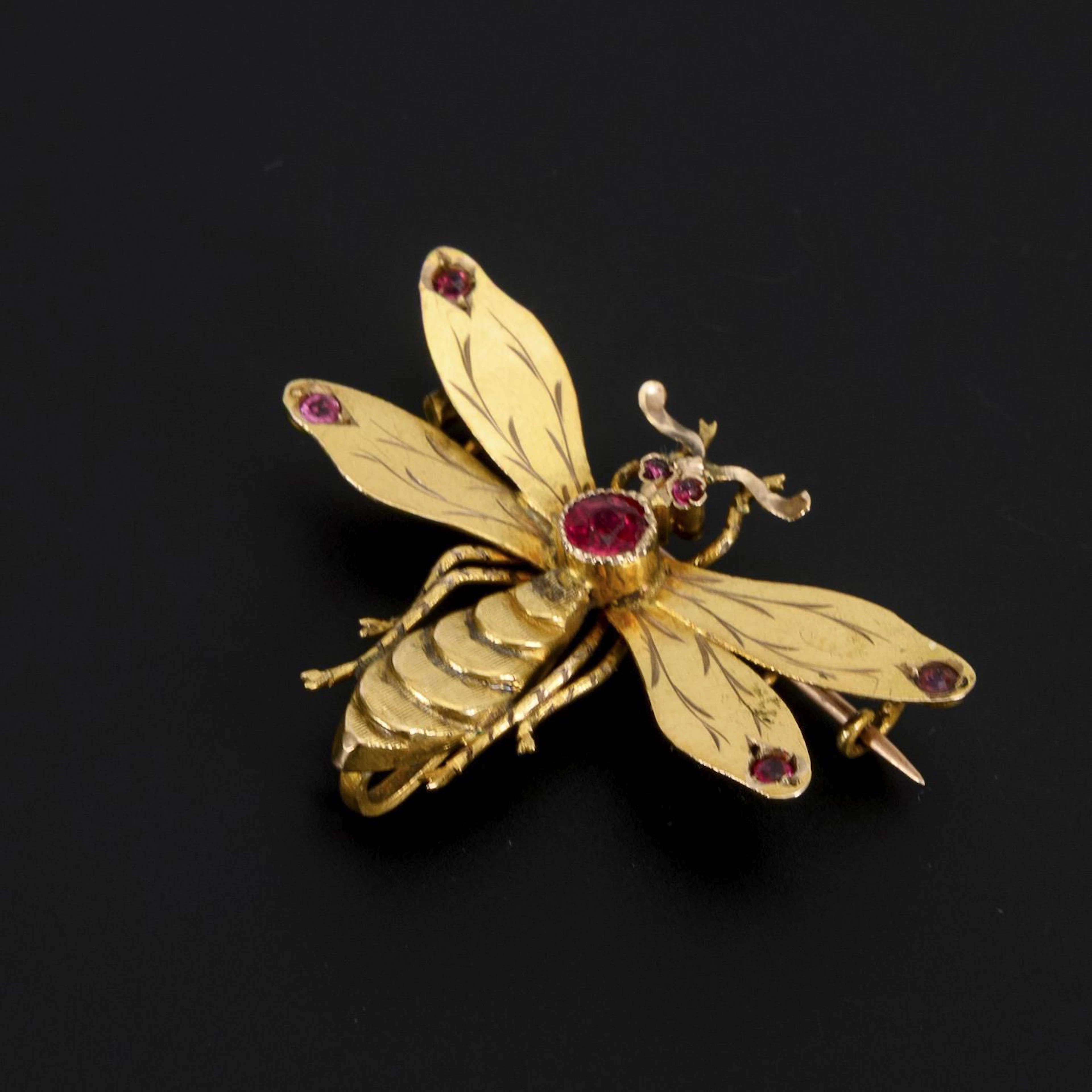 Art Nouveau insect pendant brooch.