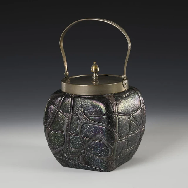 Art Nouveau cookie jar with metal mount. Elisabeth.