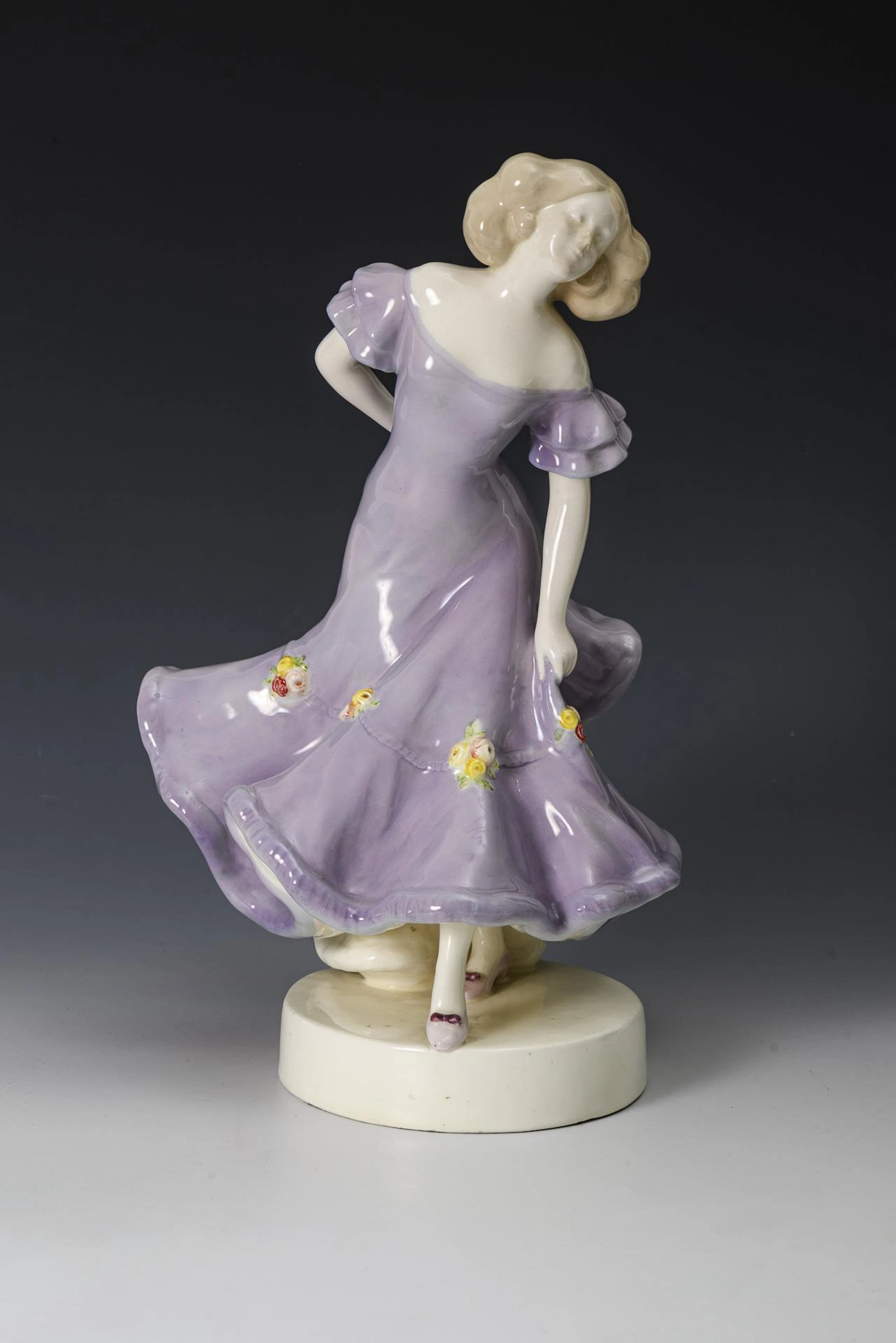 Art Nouveau figurine "Dancer in violet dress". Viennese manufactory