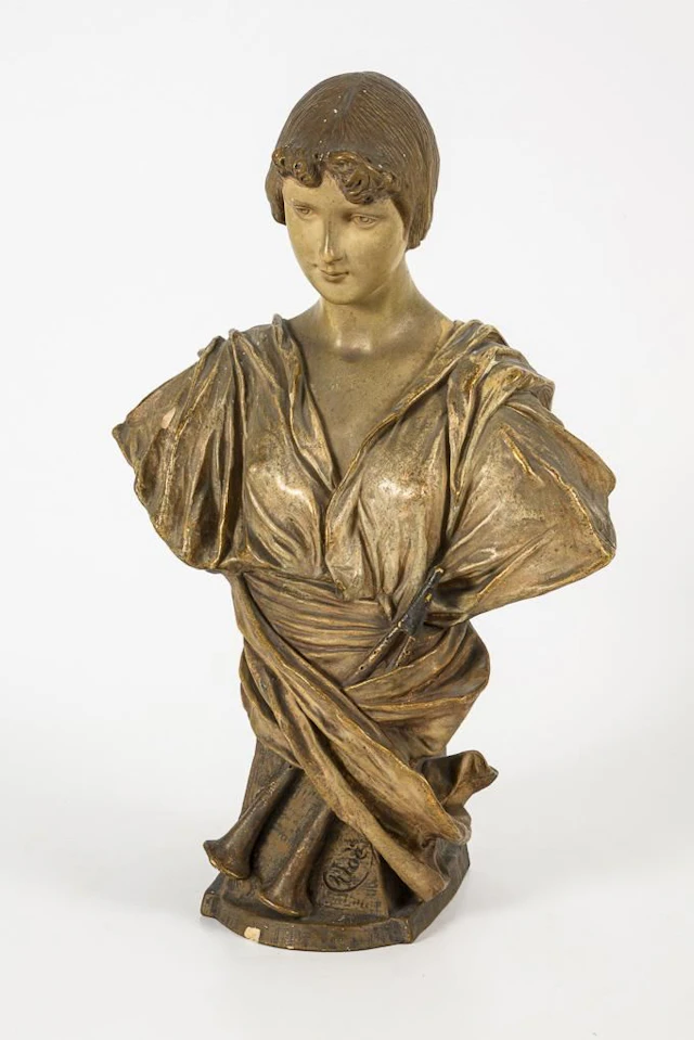 "Chloë" Bust. Vienna-based manufacturer Friedrich Goldscheider.