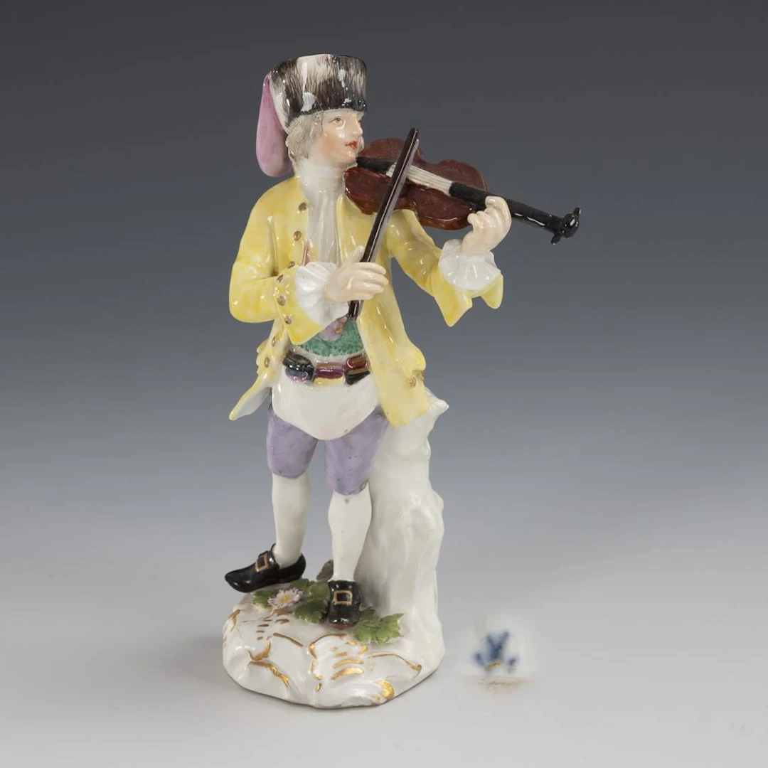 Baroque "Violinist". Meissen.