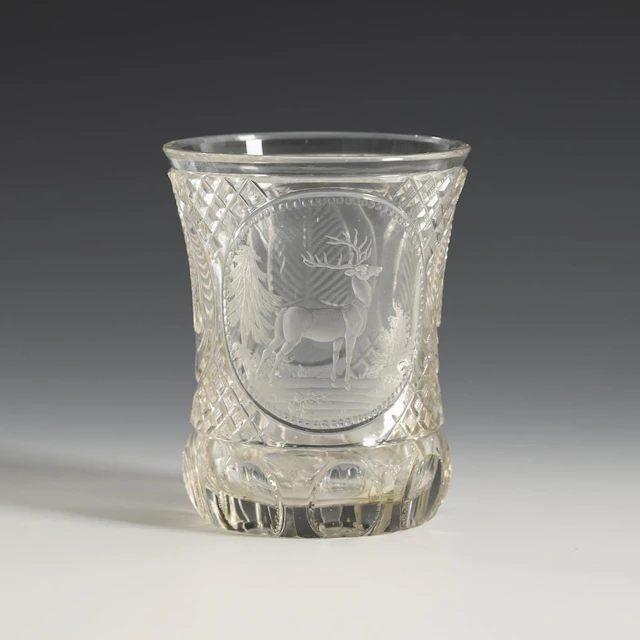 Biedermeier hunting goblet with a stag motif.
