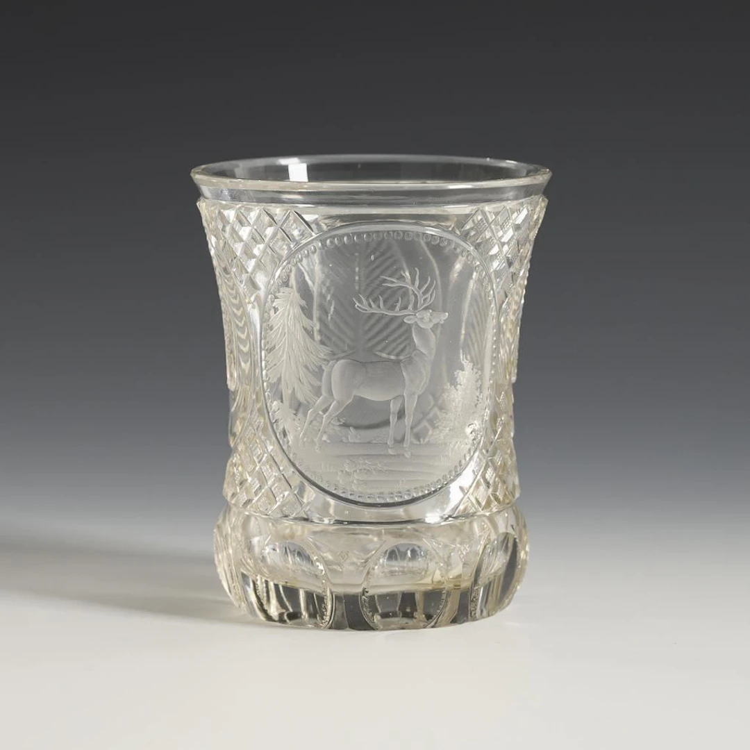 Biedermeier hunting goblet with a stag motif.