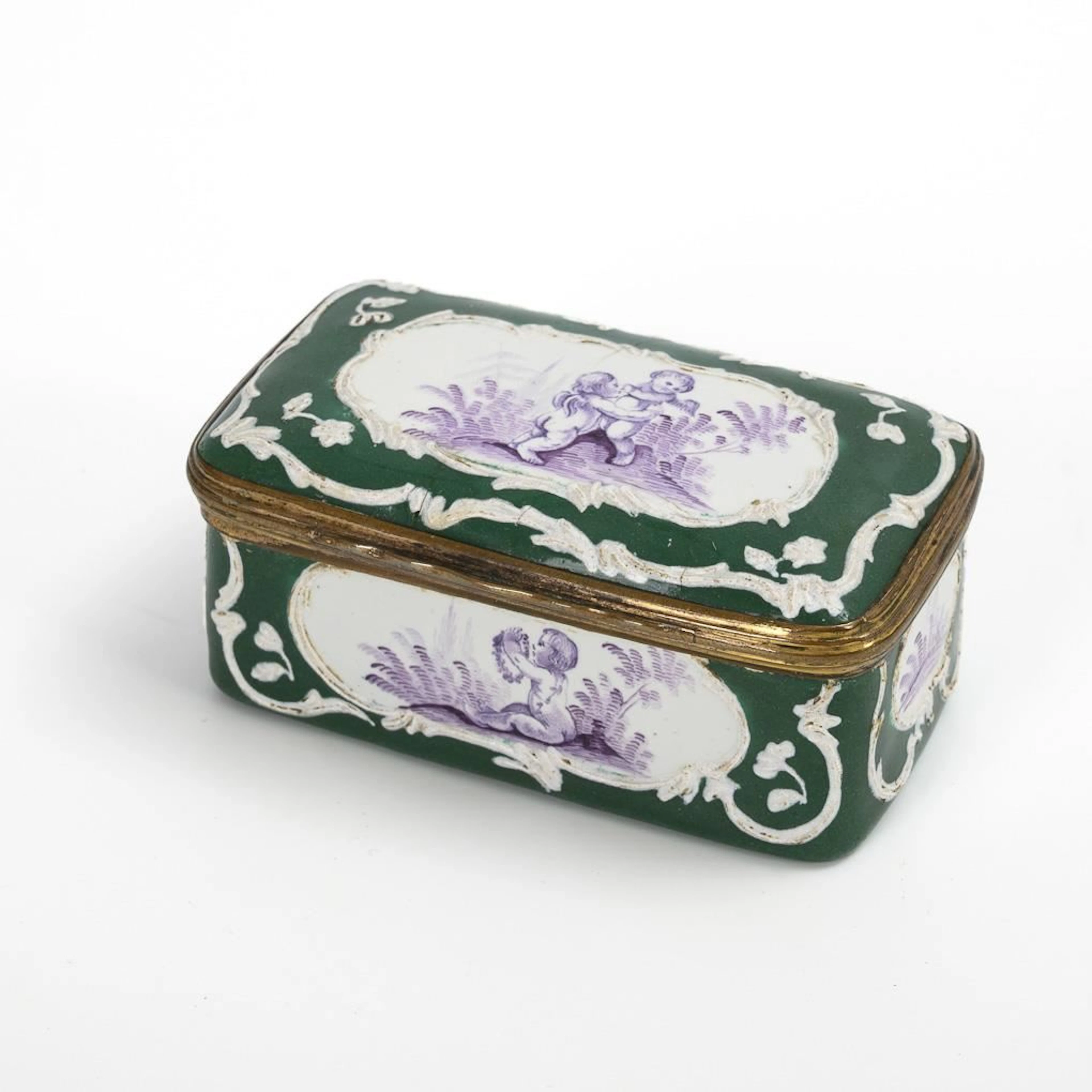 Enameled Rococo snuffbox.