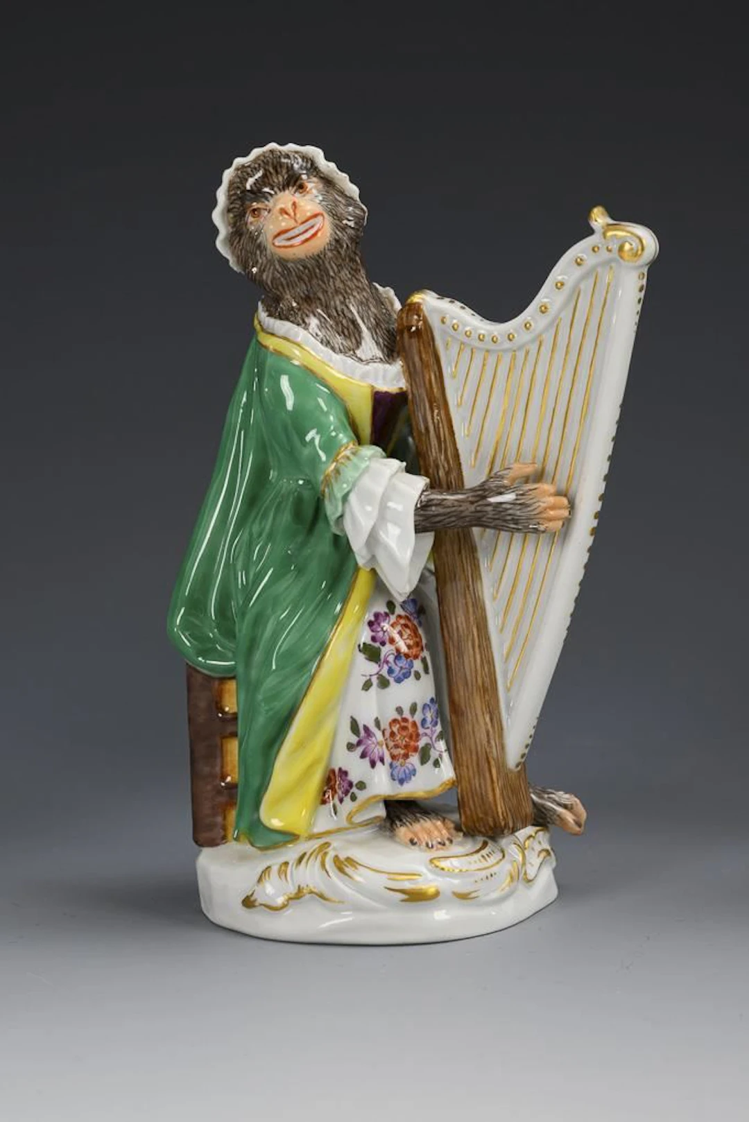Monkey as a Harpist. Meissen.