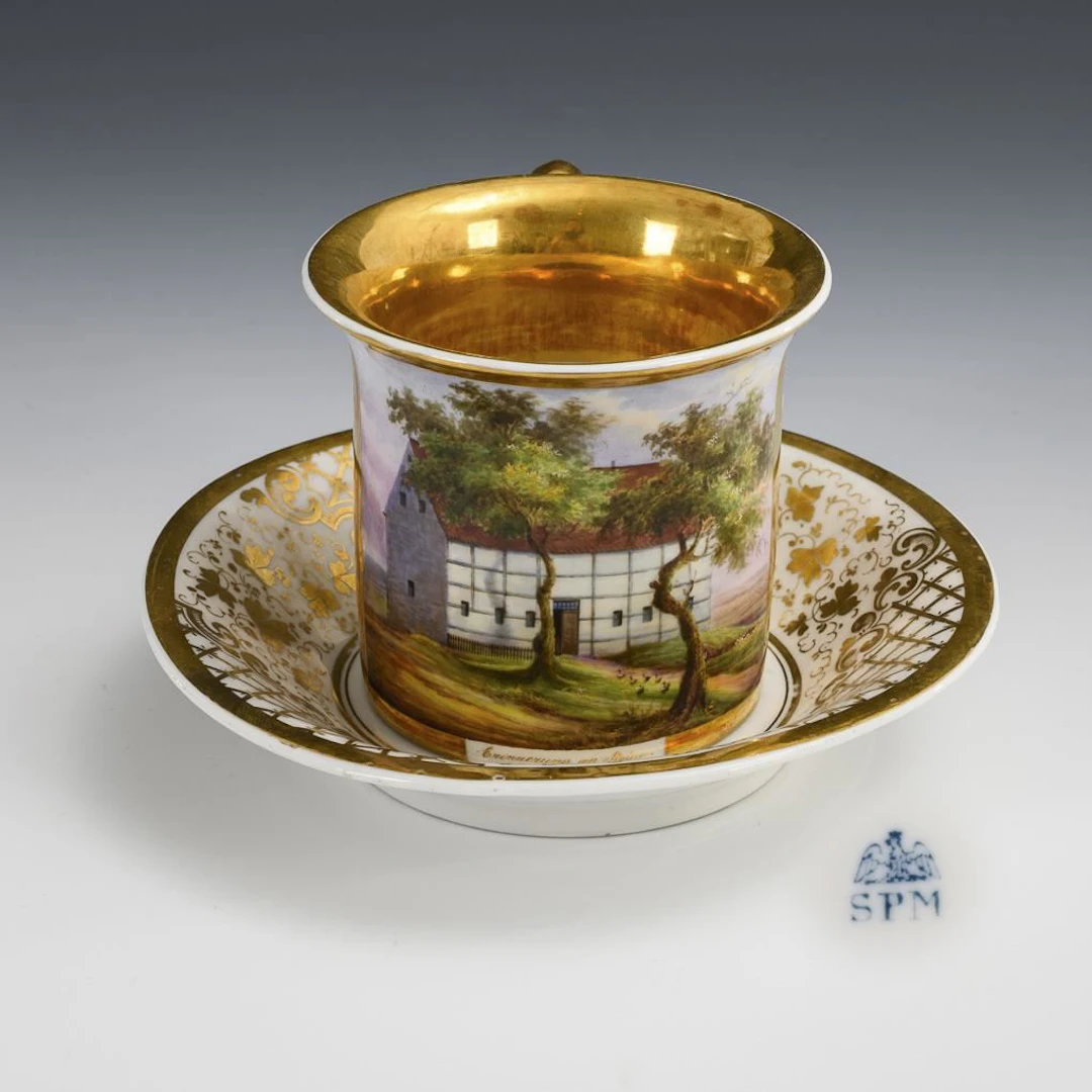 "In Memory of Stolpe" commemorative cup. Schumann.