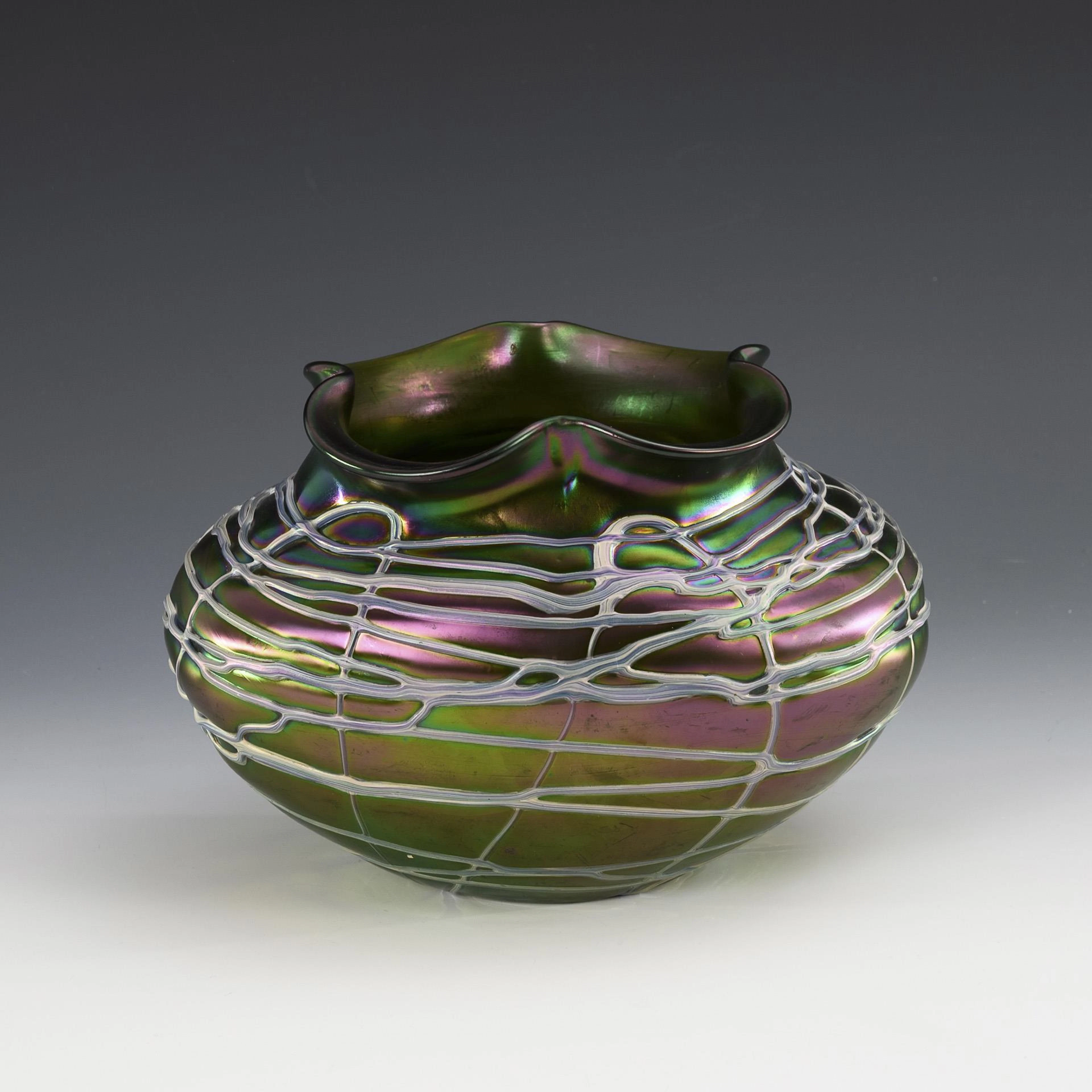 Art Nouveau bowl with strong thread net. Kralik.