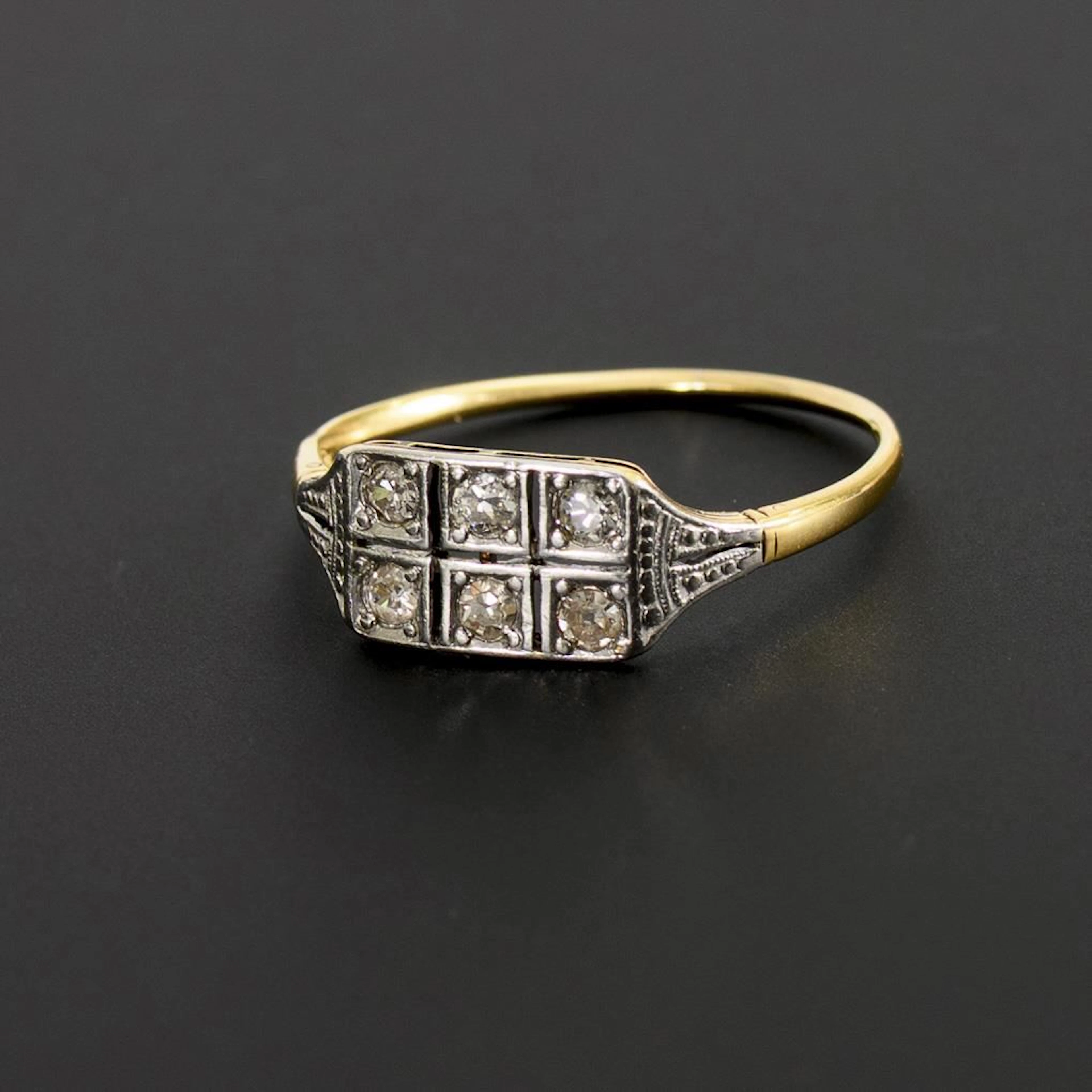 Art Deco ring with diamonds in silver.