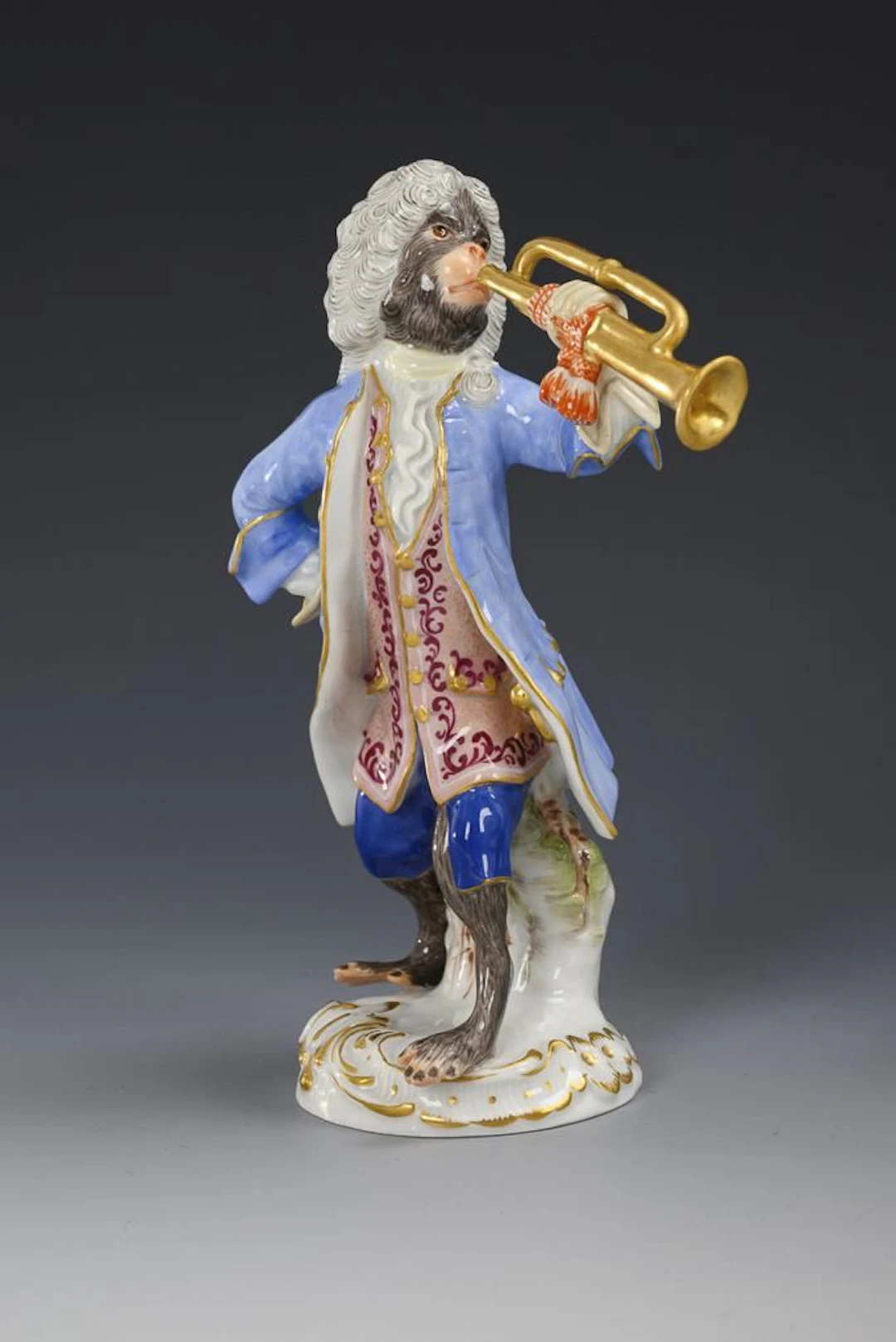 Monkey as a Trumpeter. Meissen.