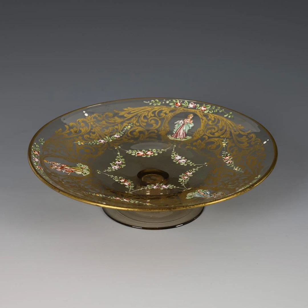 Cup with enamel and gold painting. Salviati.