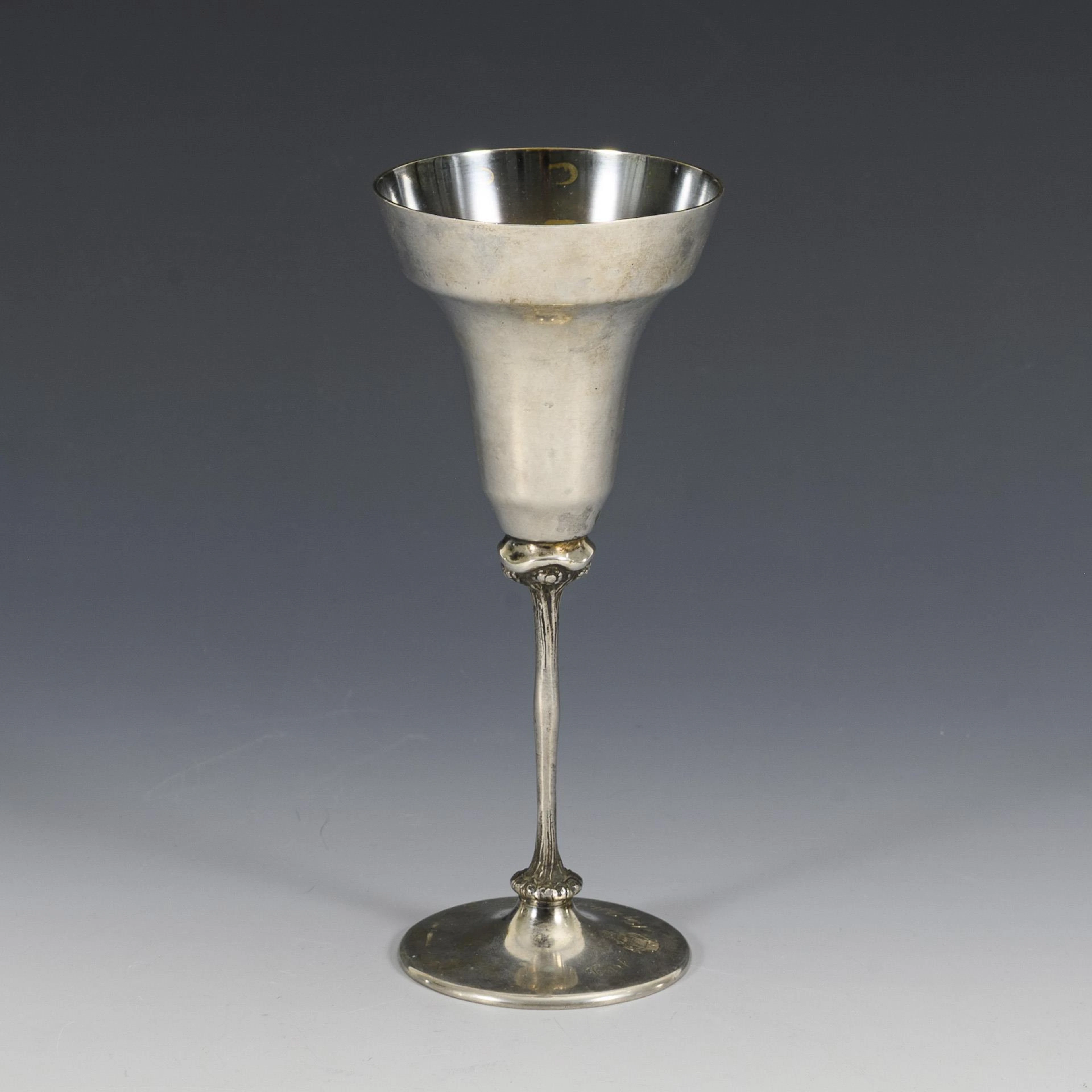 Slim Art Nouveau champagne goblet. Bruckmann & Söhne, Heilbronn.