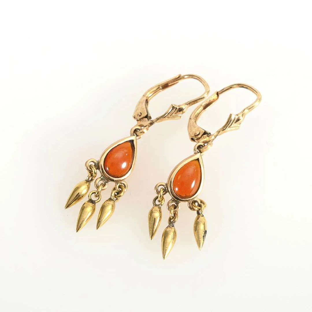 Dangle earrings with fire opals.