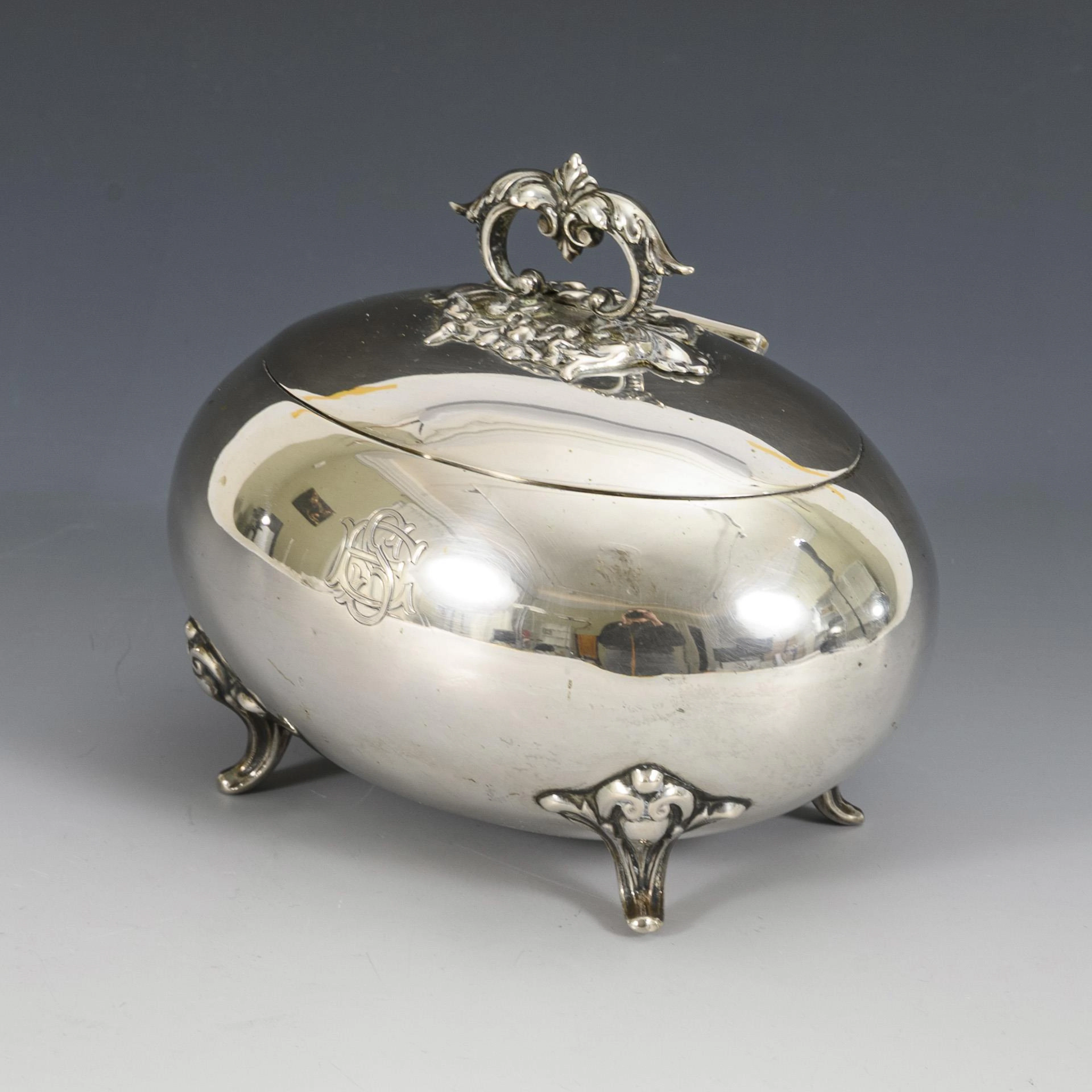 Silver sugar bowl.