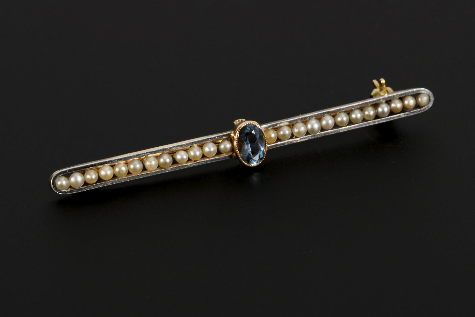 Art Nouveau bar brooch with pearls and blue colored stone, probably aquamarine.
