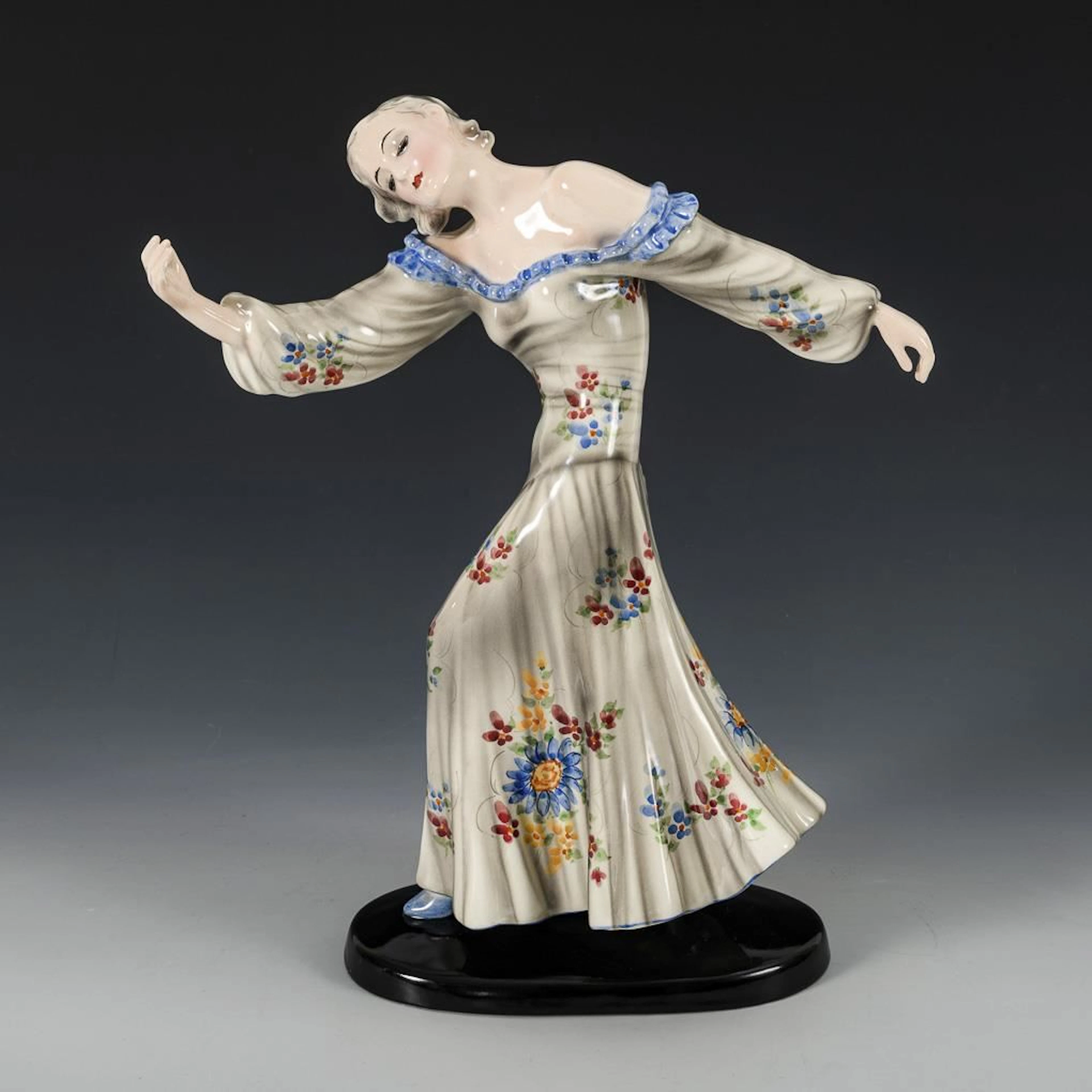 "Rhythm" figurine. Vienna-based manufacturer Friedrich Goldscheider.