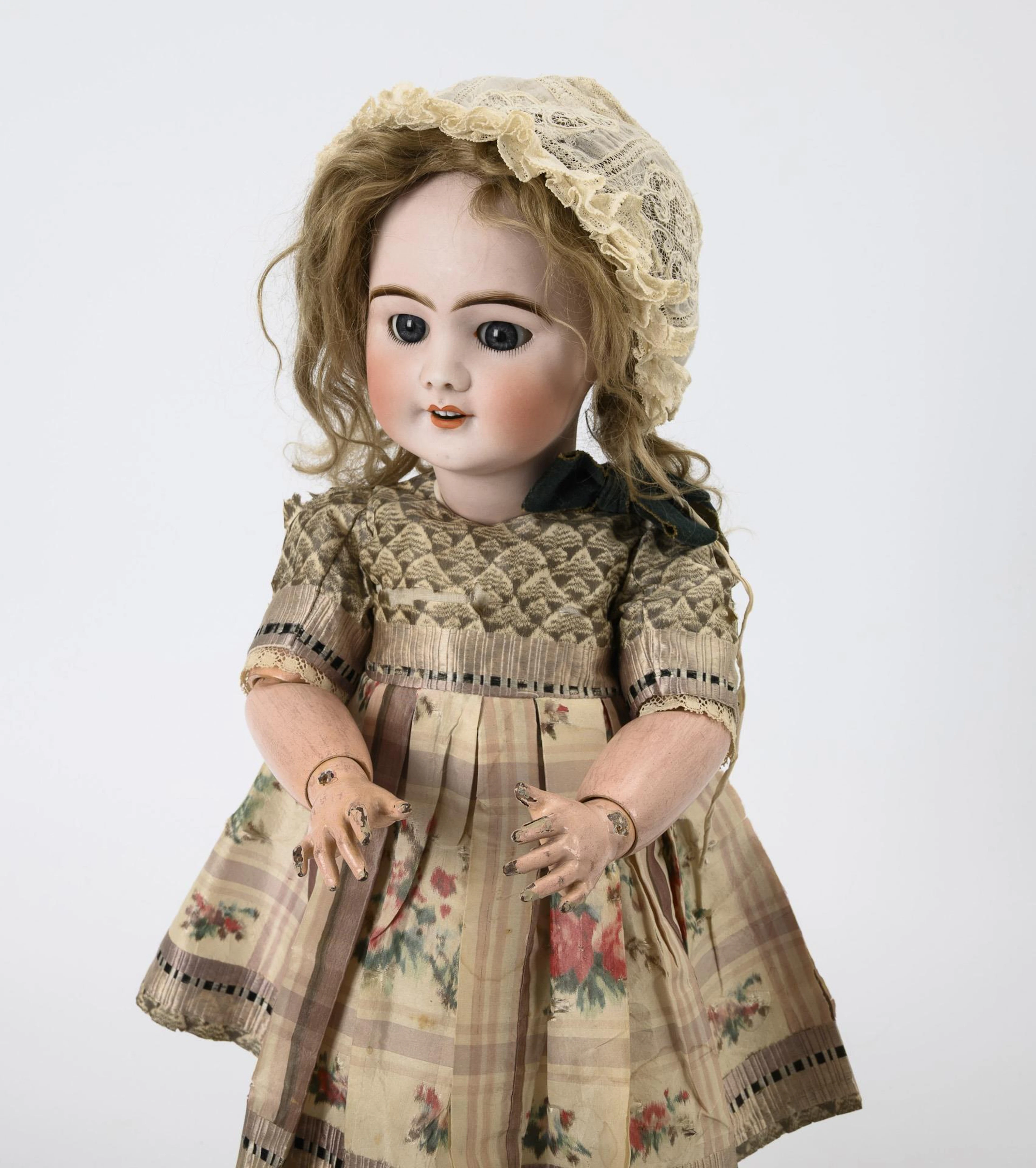 French porcelain head doll. Société Francaise de Fabrication de Bébés
