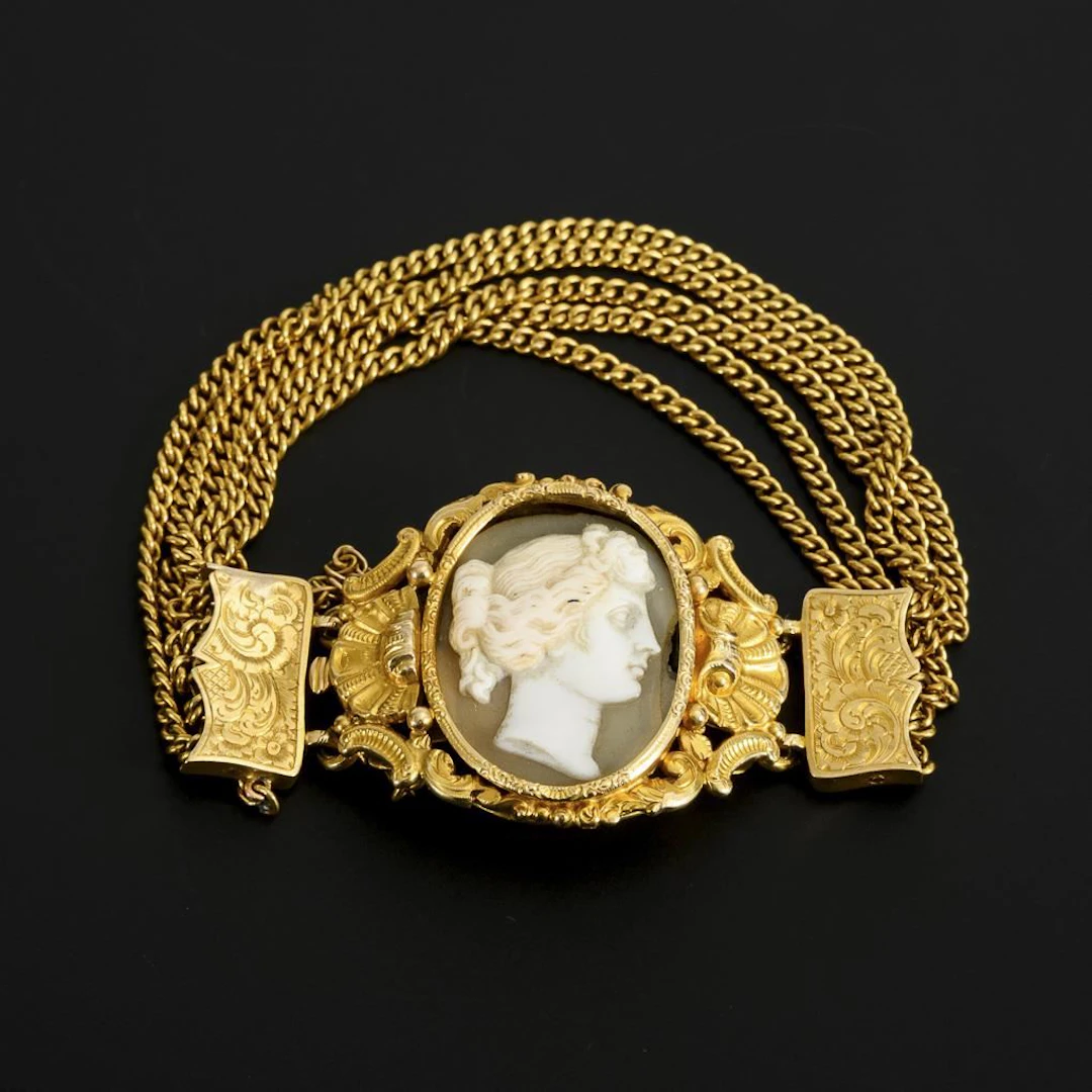 Vintage bracelet with an antique-style shell cameo.