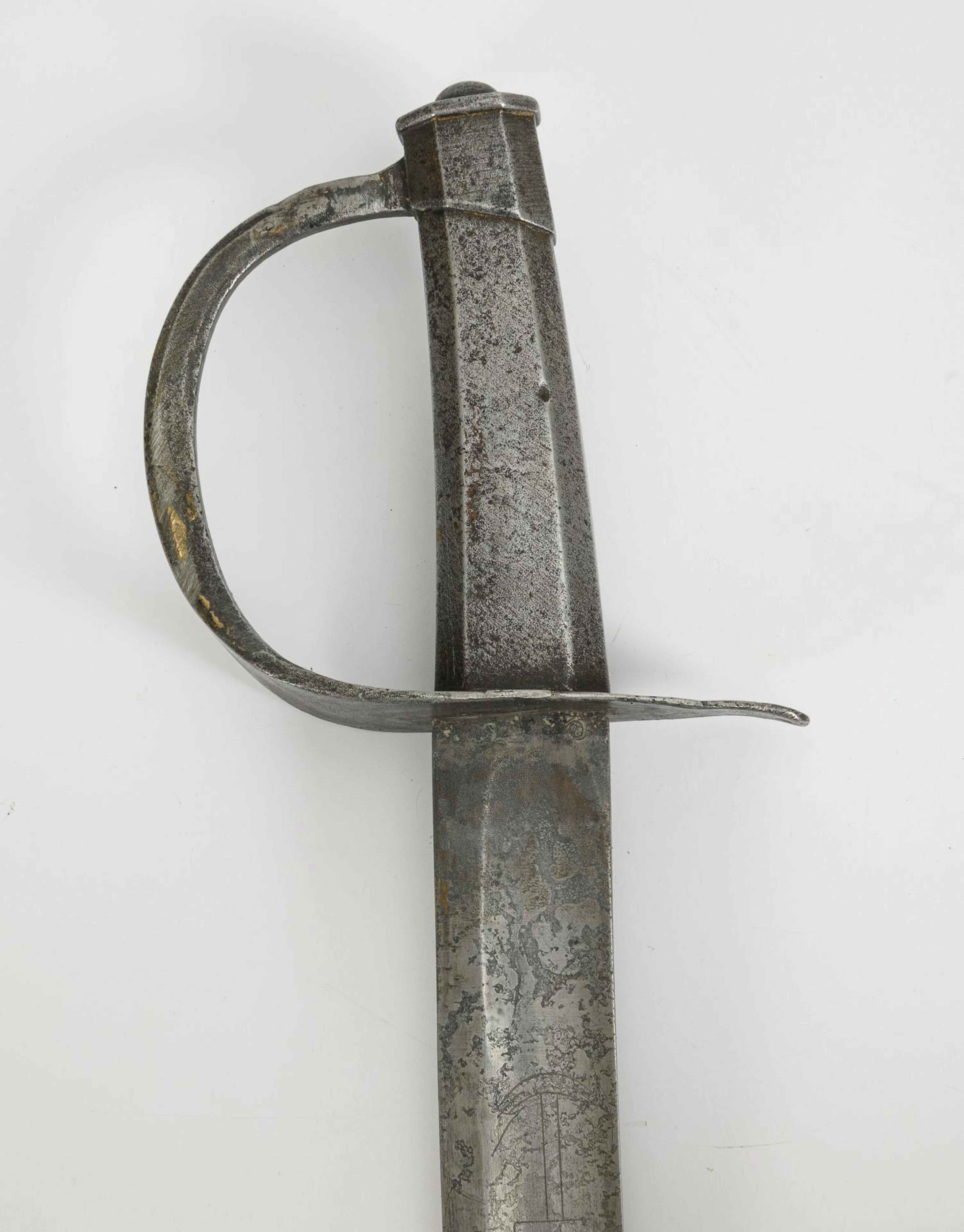 Short naval sabre.