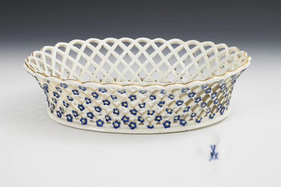 Baroque basket. Meissen.