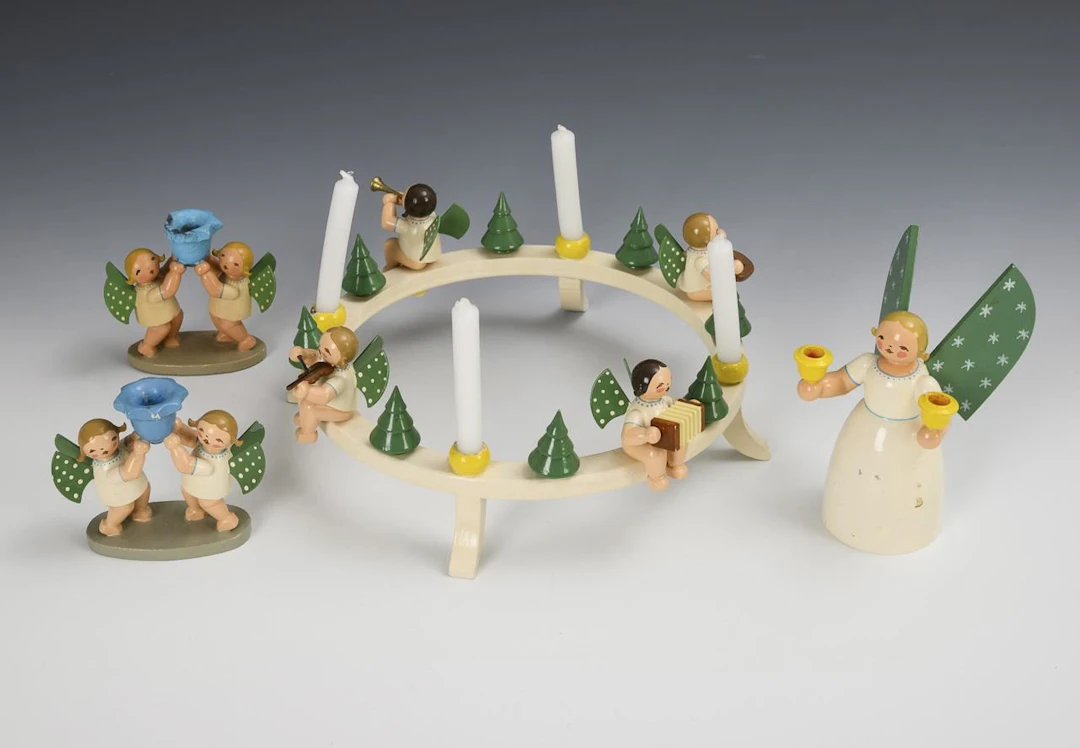 Advent wreath and 3 different angel candleholders. Wendt & Kühn.