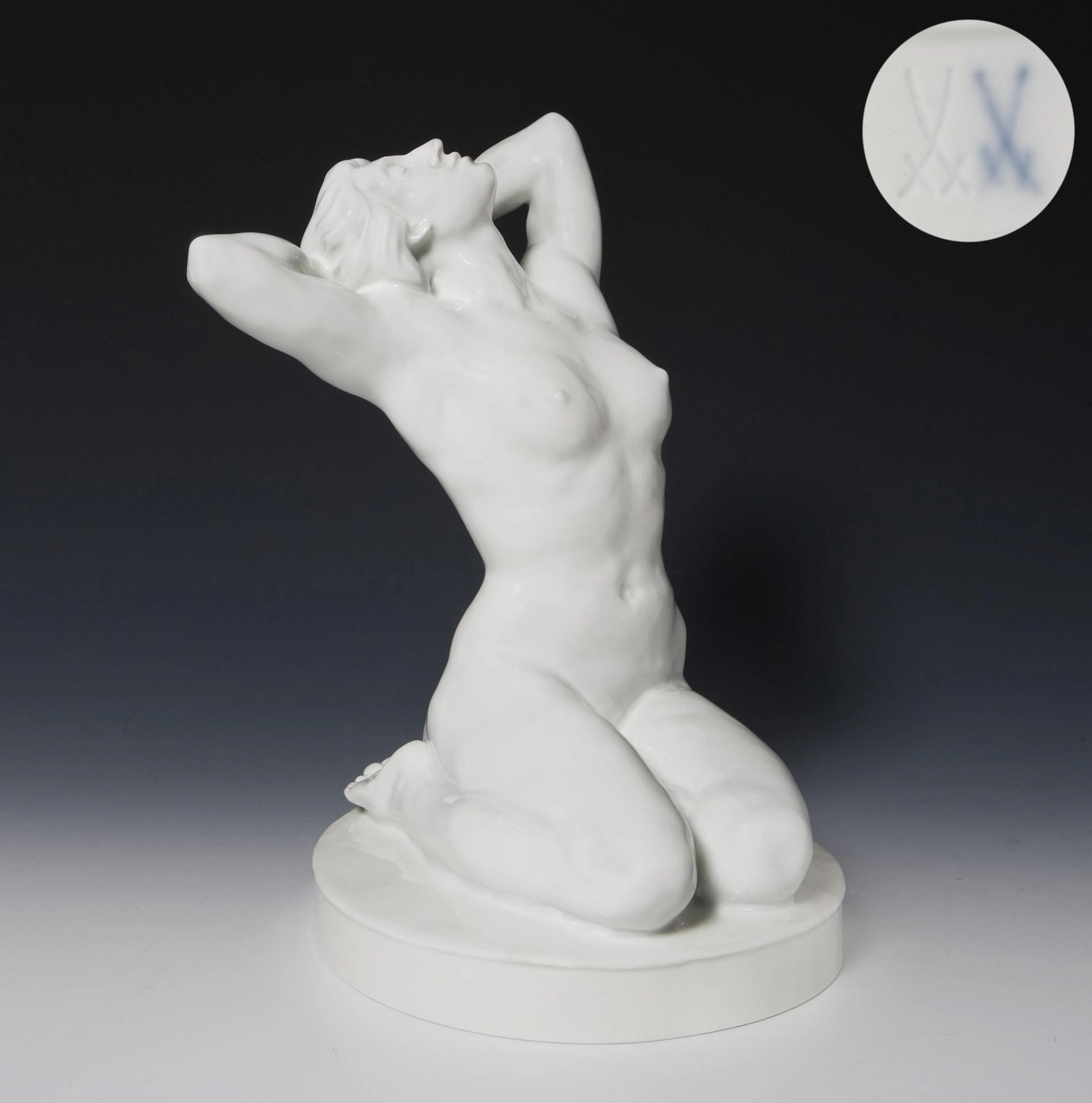 Female nude figure: The comfort. Meissen.