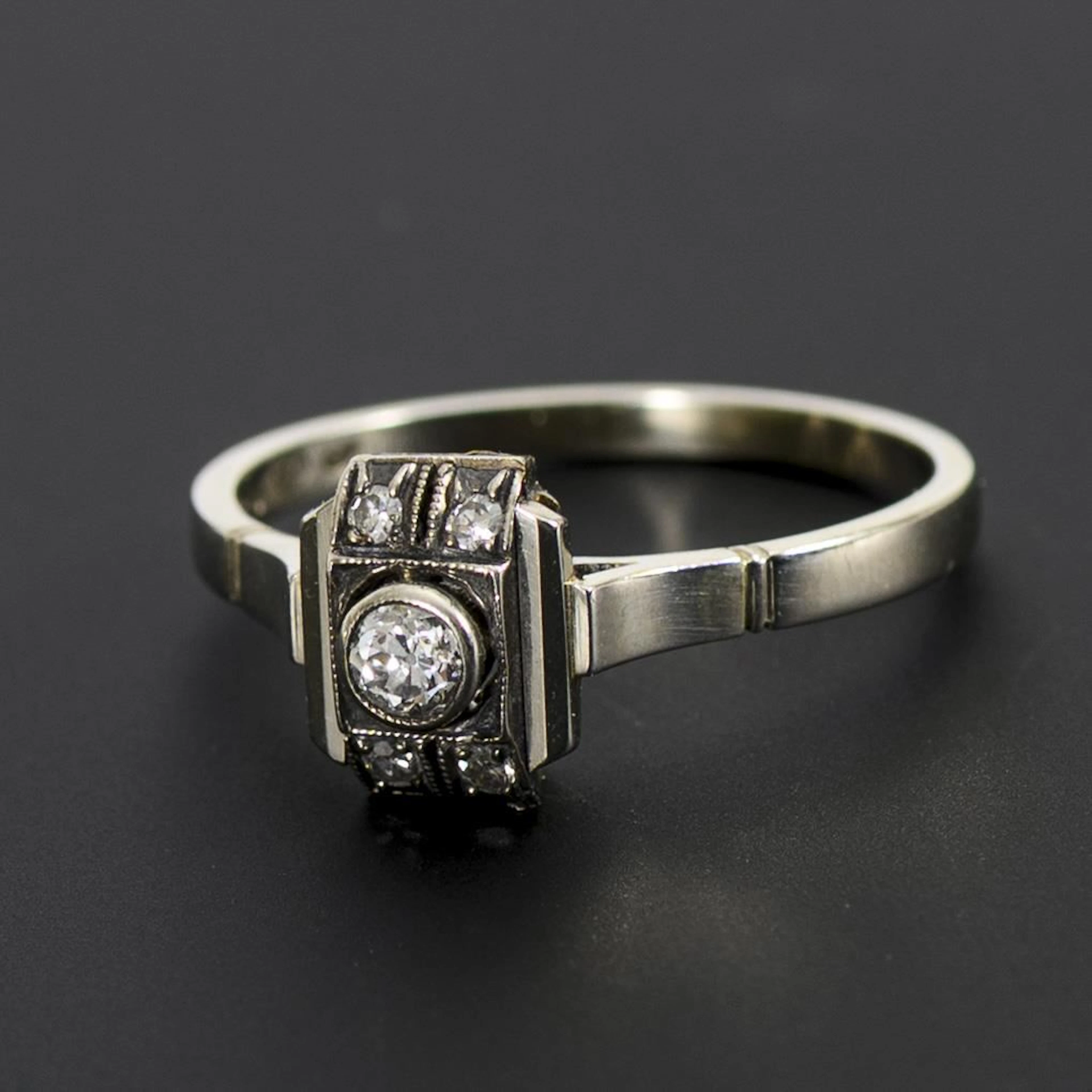 Art Deco ring with an old-cut diamond.