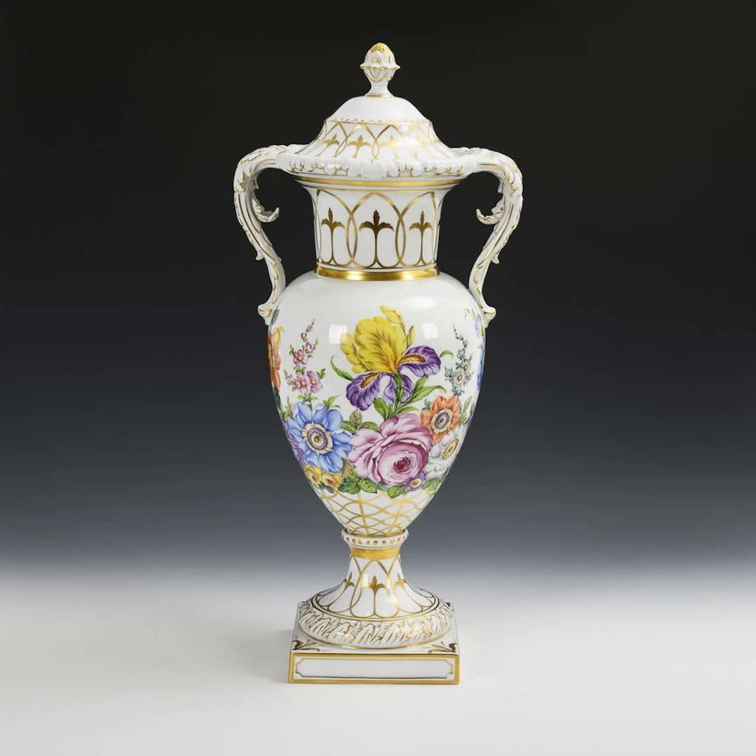 Large lidded vase with floral design. Potschappel.