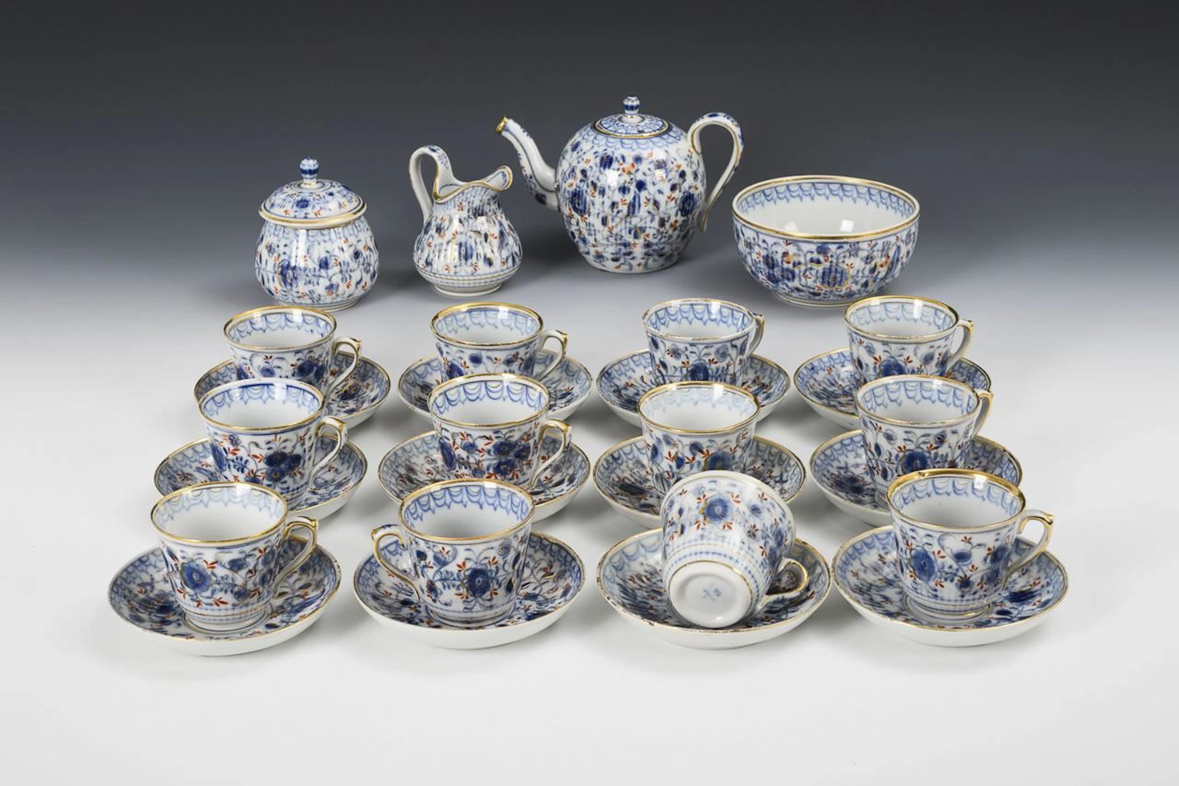 Bird-Pattern Tea Set. Schney.